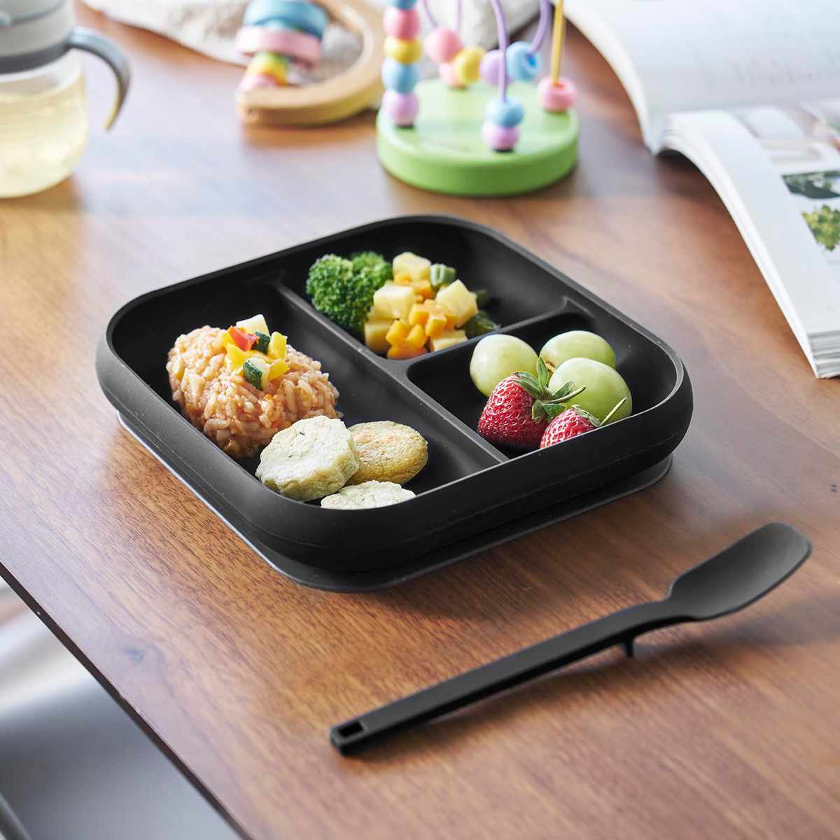 山崎実業 tower 吸盤付きシリコーンベビーフードトレー タワー ( 4903208100496 タワーシリーズ 吸盤付き シリコーンベビーフードトレー 食洗機対応 吸盤フードトレー ズレない 食べやすい 電子レンジ対応 ) 【ブラック】 ブラック