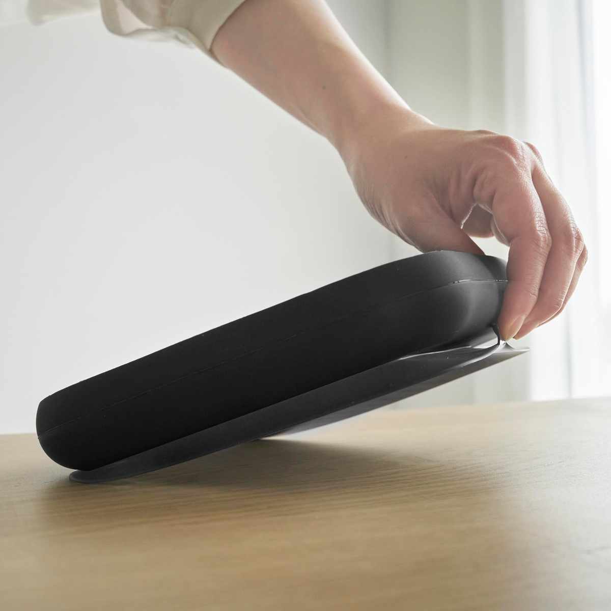 山崎実業 tower 吸盤付きシリコーンベビーフードトレー タワー ( 4903208100496 タワーシリーズ 吸盤付き シリコーンベビーフードトレー 食洗機対応 吸盤フードトレー ズレない 食べやすい 電子レンジ対応 ) 【ブラック】 ブラック