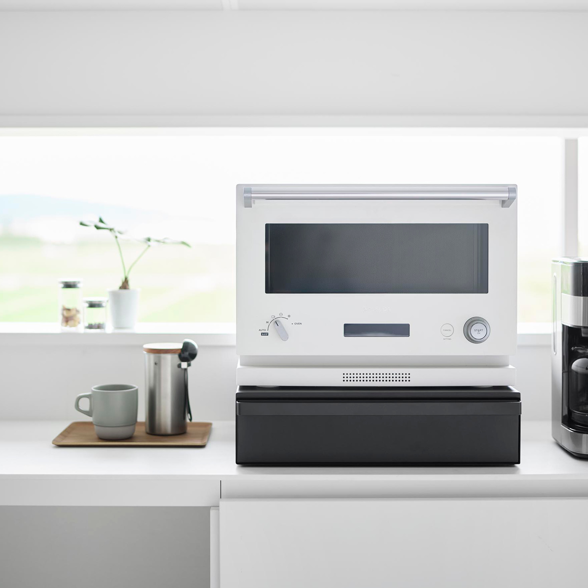 山崎実業 tower カセットコンロが入る家電下ラック タワー 1段 ( 4903208101974 タワーシリーズ 家電下ラック 1段ラック ラック カセットコンロ 家電下 カセットコンロが入る レンジラック オーブンレンジ ) 【ブラック】 ブラック