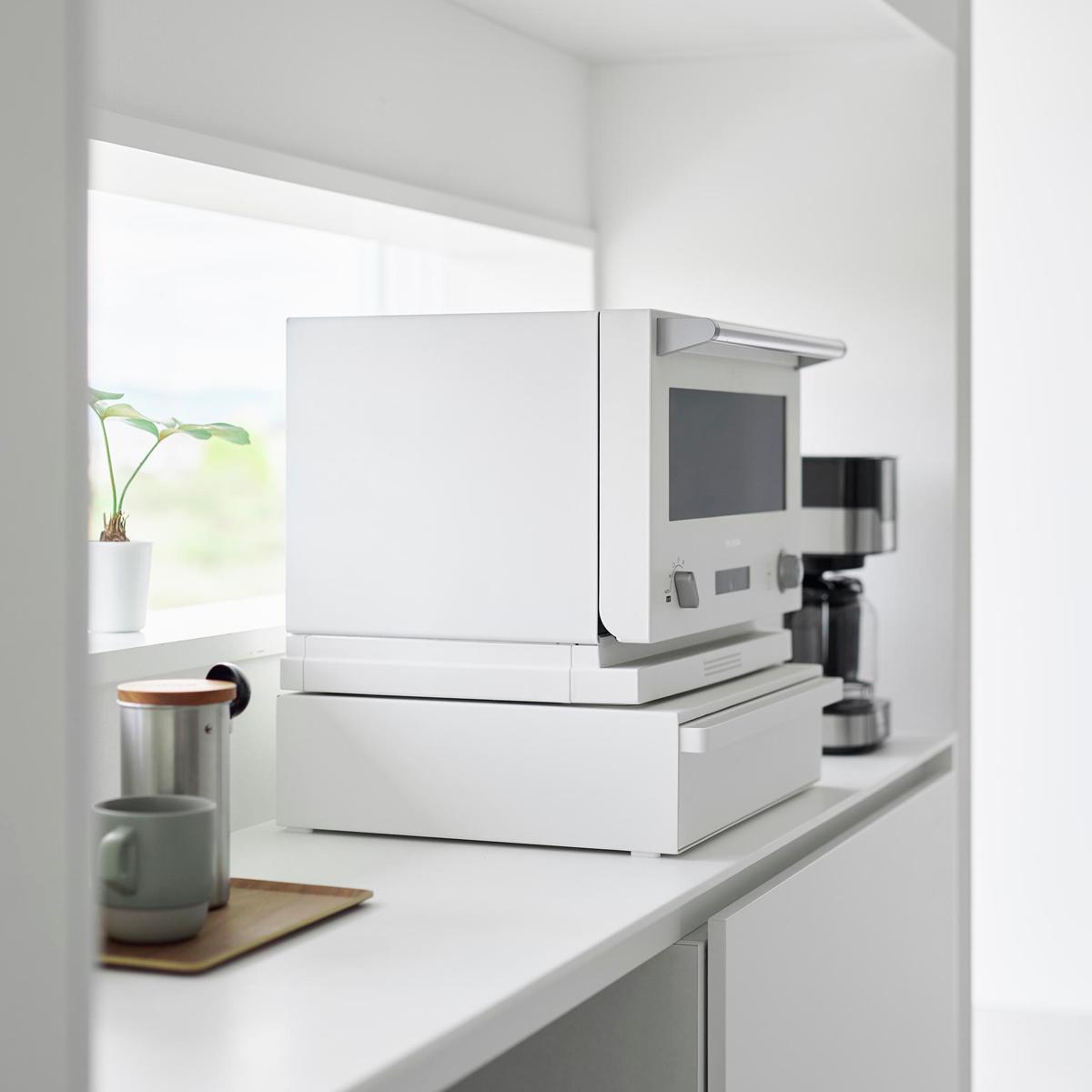 山崎実業 tower カセットコンロが入る家電下ラック タワー 1段 ( 4903208101974 タワーシリーズ 家電下ラック 1段ラック ラック カセットコンロ 家電下 カセットコンロが入る レンジラック オーブンレンジ ) 【ブラック】 ブラック