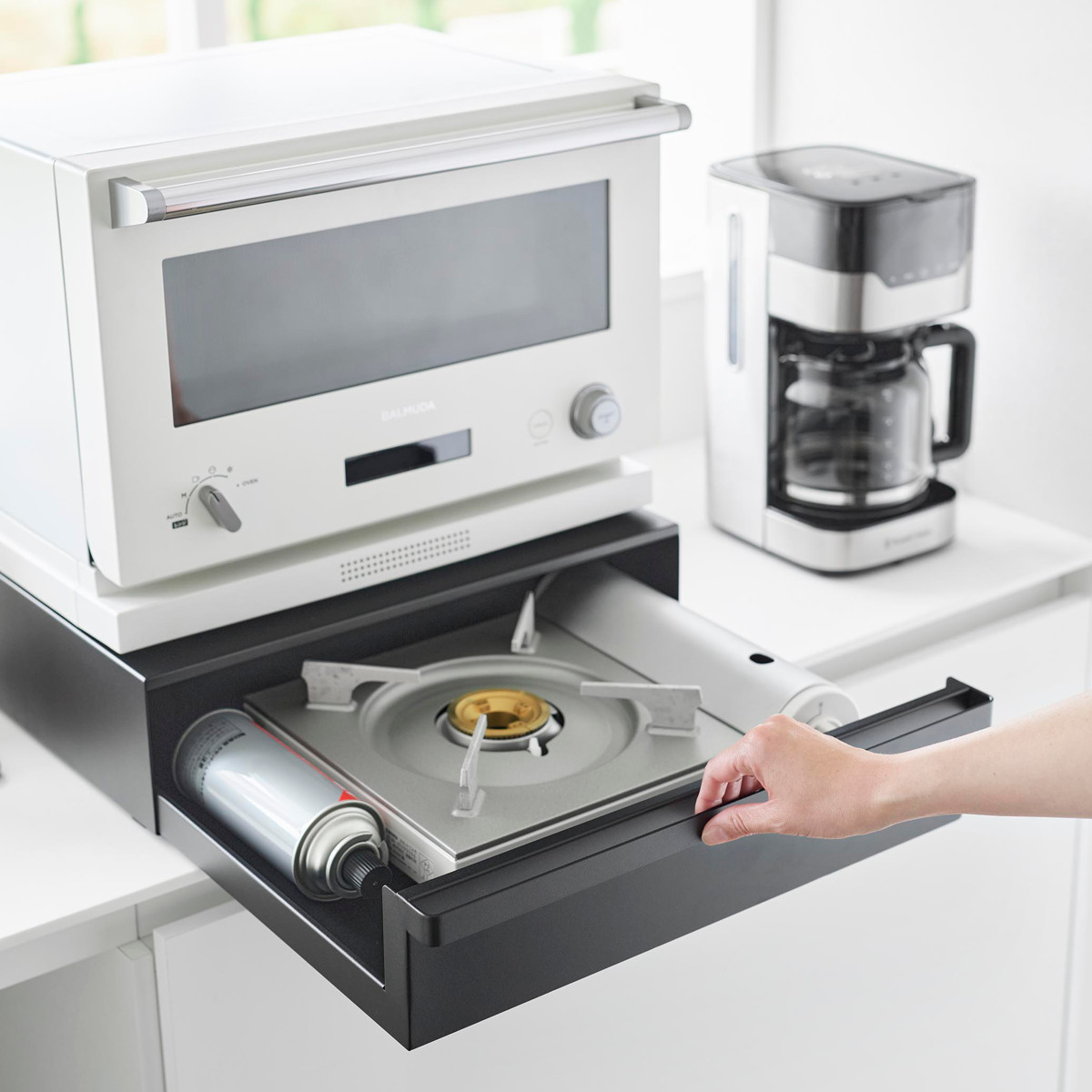 山崎実業 tower カセットコンロが入る家電下ラック タワー 1段 ( 4903208101974 タワーシリーズ 家電下ラック 1段ラック ラック カセットコンロ 家電下 カセットコンロが入る レンジラック オーブンレンジ ) 【ブラック】 ブラック