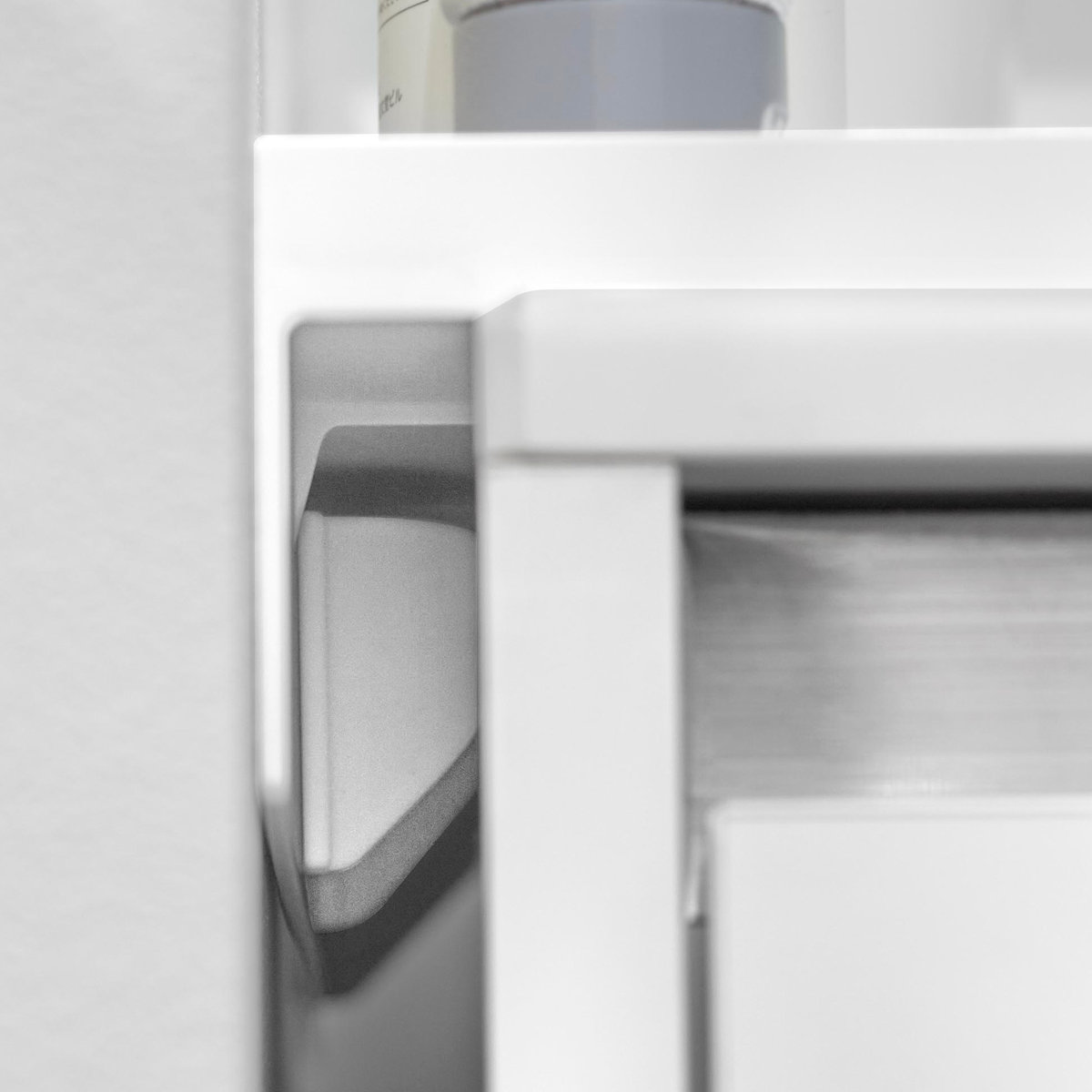 山崎実業 tower 洗面台横隙間トレー タワー ( 4903208101356 タワーシリーズ 洗面台横収納 台 隙間収納 ちょい置き トレー トレイ 洗面 すき間 ちょい置きトレー 差し込み 差し込むだけ 洗面所 ストッパー付き ) 【ブラック】 ブラック