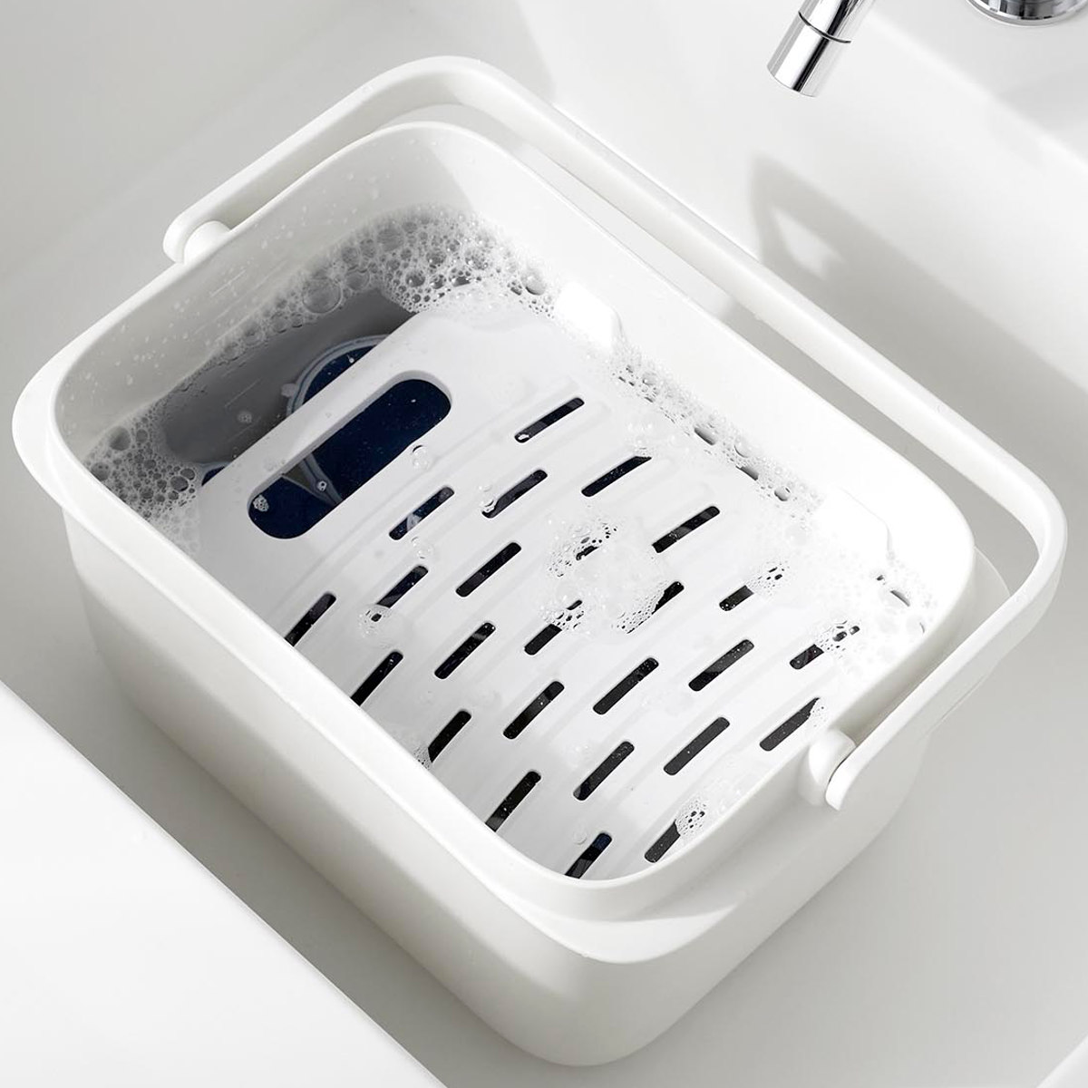 山崎実業 tower バケツで使える洗濯&浸け置き板 タワー ( 4903208101332 タワーシリーズ 洗濯板 浸け置き板 浸け置き ウォッシュボード 洗濯ボード バケツで使える 洗濯&浸け置きシリコーン 浸けおき ストッパー付き ) 【ブラック】 ブラック