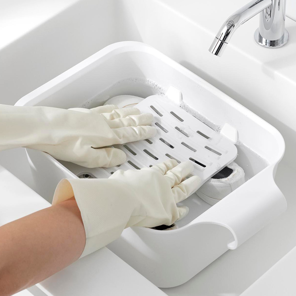 山崎実業 tower バケツで使える洗濯&浸け置き板 タワー ( 4903208101332 タワーシリーズ 洗濯板 浸け置き板 浸け置き ウォッシュボード 洗濯ボード バケツで使える 洗濯&浸け置きシリコーン 浸けおき ストッパー付き ) 【ブラック】 ブラック