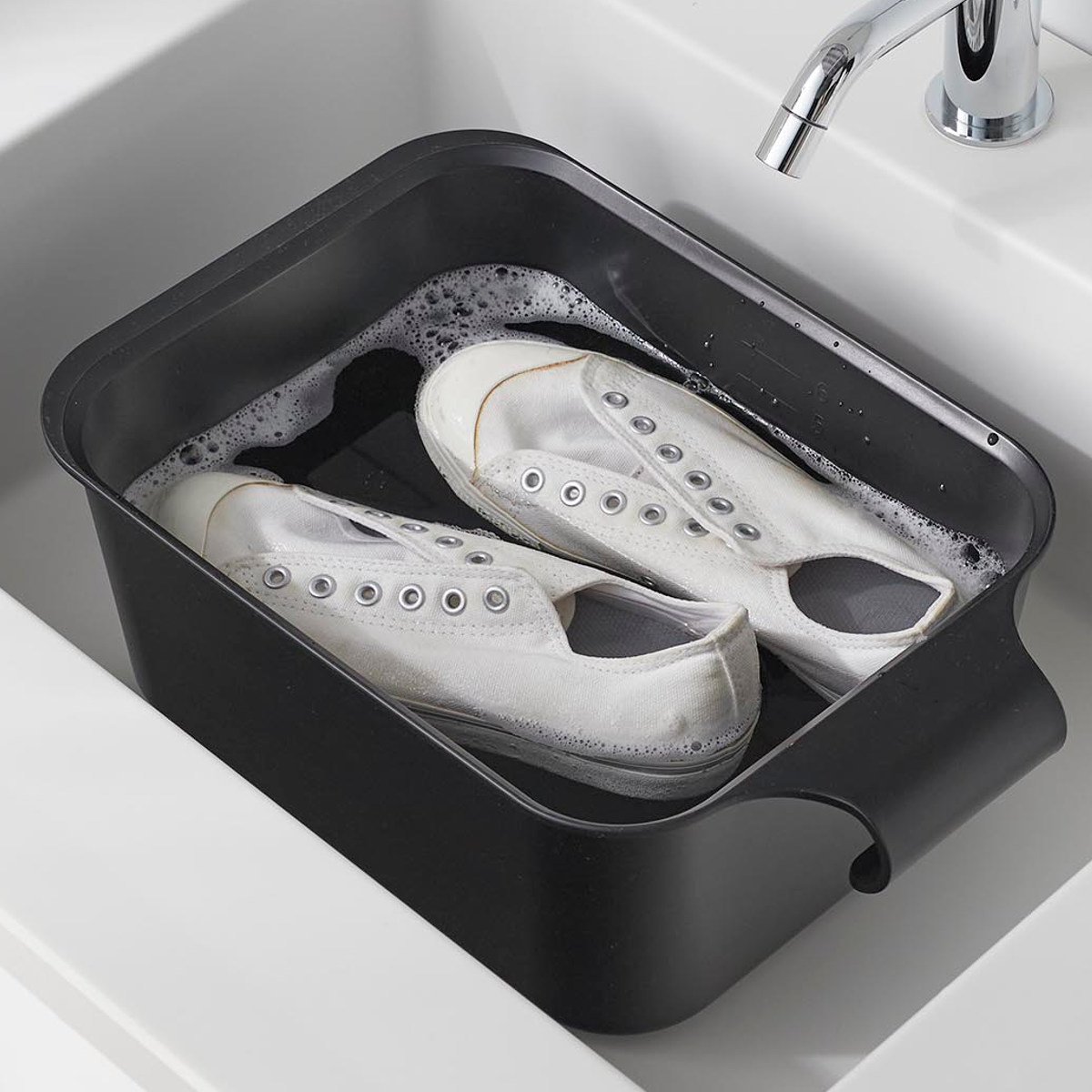 山崎実業 tower バケツで使える洗濯&浸け置き板 タワー ( 4903208101332 タワーシリーズ 洗濯板 浸け置き板 浸け置き ウォッシュボード 洗濯ボード バケツで使える 洗濯&浸け置きシリコーン 浸けおき ストッパー付き ) 【ブラック】 ブラック