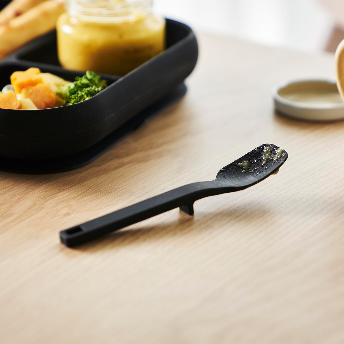 山崎実業 tower シリコーンスプーン タワー S ( 4903208100458 タワーシリーズ シリコンスプーン シリコン製スプーン 小さめ 食洗機対応 ジャムスプーン シリコーン ヘラ状 直置きにならない 先端が浮く ) 【ブラック】 ブラック