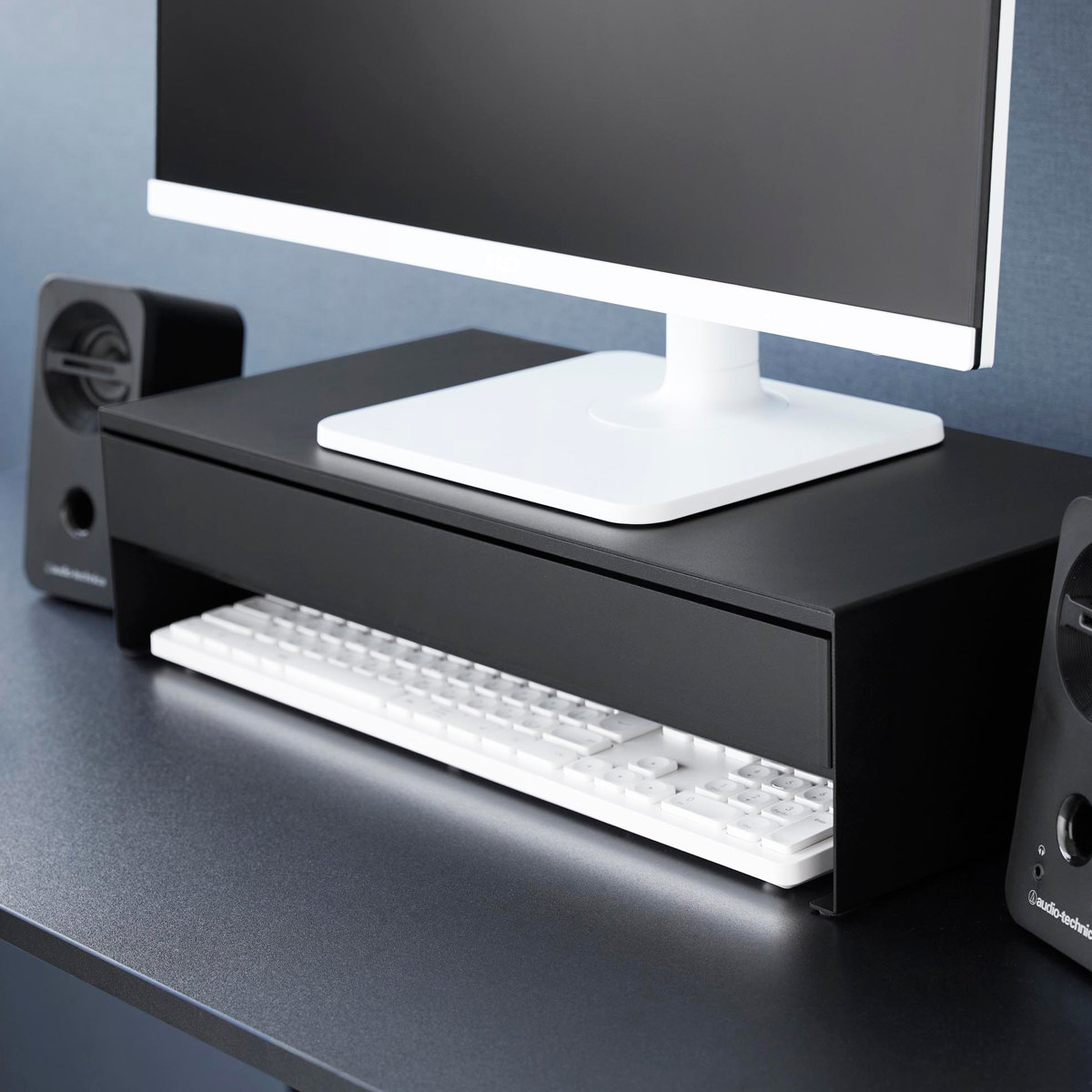 山崎実業 tower ゲームコントローラーも入る引き出し付きモニター台 タワー ( 4903208101875 タワーシリーズ モニター台 引出し付き ゲームコントローラー モニタースタンド ゲーム コントローラー ) 【ホワイト】 ホワイト