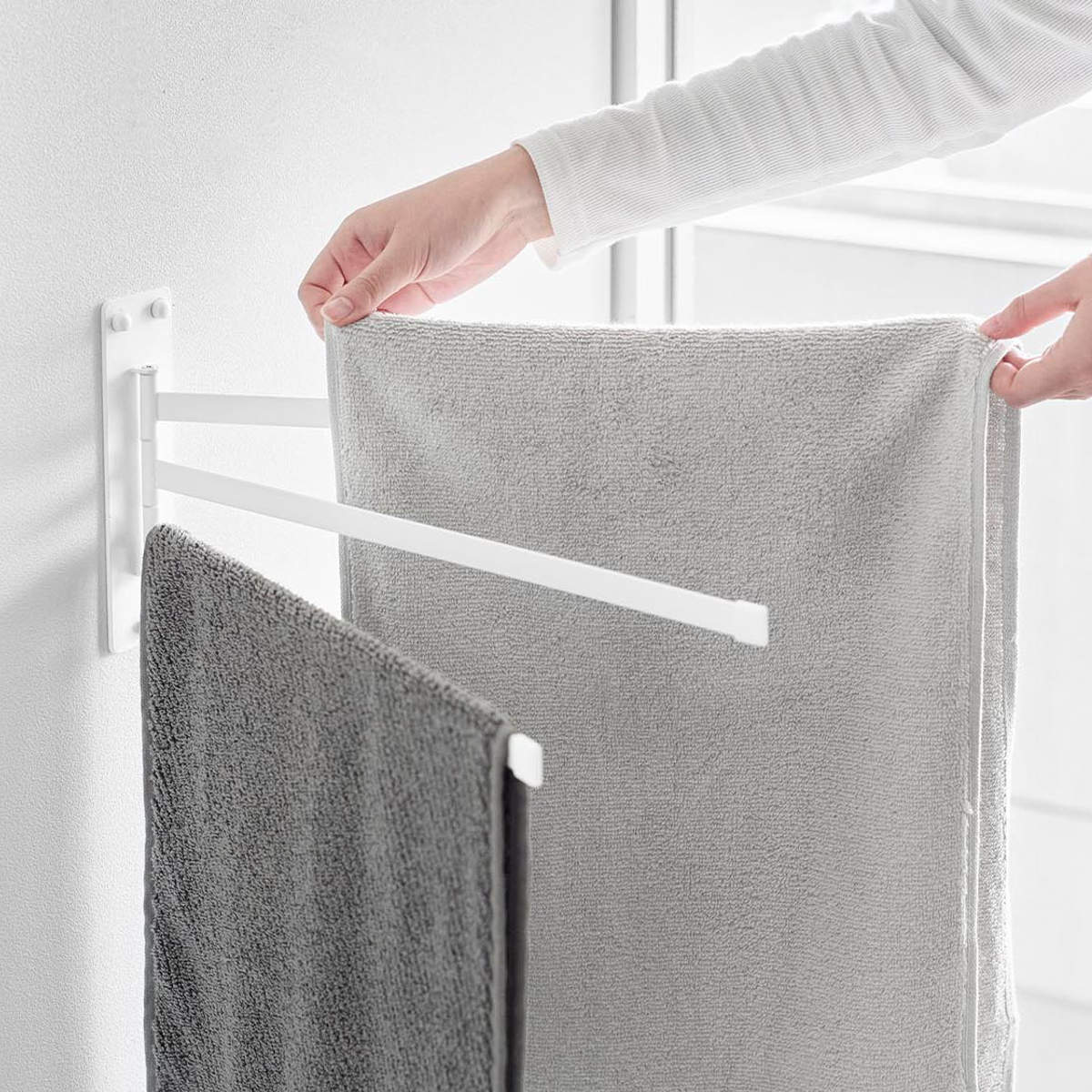 山崎実業 tower ウォールタオルハンガー タワー 3連 石こうボード壁対応 ( 4903208100984 タワーシリーズ タオルハンガー 3連ハンガー 3連タオルハンガー タオル ハンガー たおる掛け 石こうボード壁 ) 【ホワイト】 ホワイト