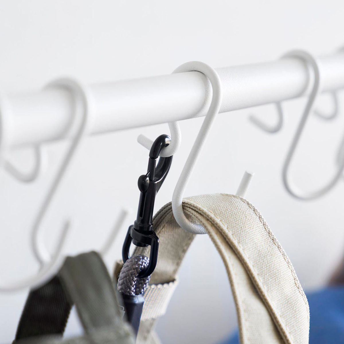 山崎実業 tower バッグ収納ラック タワー ( 4903208101578 タワーシリーズ バッグ収納 ラック 収納ラック バッグ カバン かばん 吊るす 吊り下げ ハンガーラック 鞄 スリム コンパクト ) 【ブラック】 ブラック