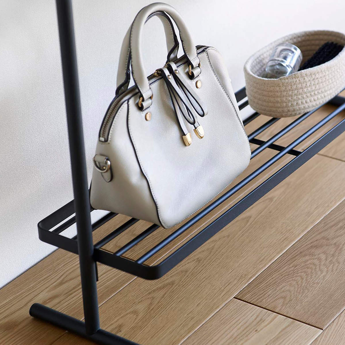 山崎実業 tower バッグ収納ラック タワー ( 4903208101578 タワーシリーズ バッグ収納 ラック 収納ラック バッグ カバン かばん 吊るす 吊り下げ ハンガーラック 鞄 スリム コンパクト ) 【ブラック】 ブラック