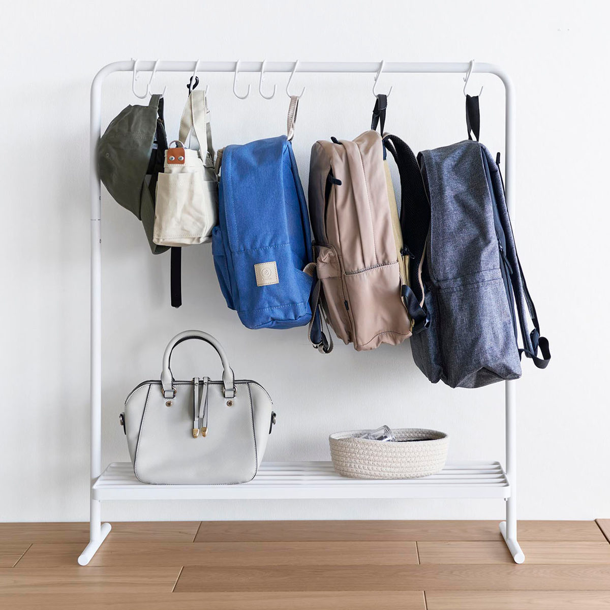 山崎実業 tower バッグ収納ラック タワー ( 4903208101578 タワーシリーズ バッグ収納 ラック 収納ラック バッグ カバン かばん 吊るす 吊り下げ ハンガーラック 鞄 スリム コンパクト ) 【ブラック】 ブラック