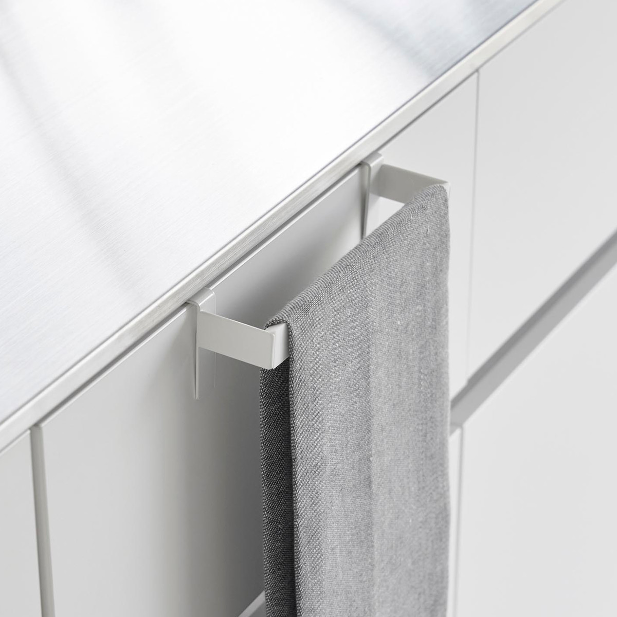 山崎実業 Plate 滑り落ち防止キッチンタオルハンガーバー プレート ( 4903208013499 プレートシリーズ キッチンタオルハンガーバー タオルバー 滑り落ち防止 キッチン タオルハンガーバー タオルハンガー バー タオル掛け )