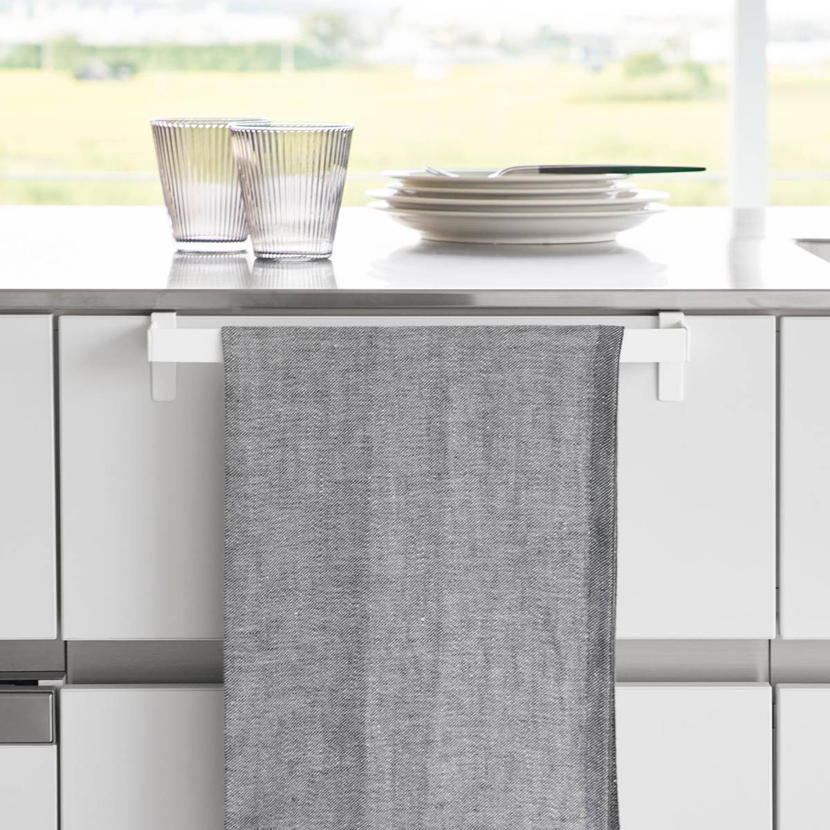 山崎実業 Plate 滑り落ち防止キッチンタオルハンガーバー プレート ワイド ( 4903208013505 プレートシリーズ キッチンタオルハンガーバー タオルバー 滑り落ち防止 キッチン タオルハンガーバー タオルハンガー バー タオル掛け )