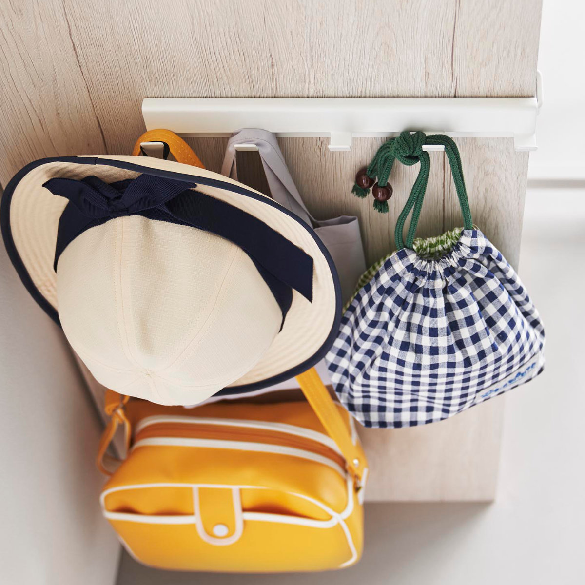 山崎実業 smart カラーボックスに差し込めるフック5連 スマート ( 4903208100700 スマートシリーズ 5連フック フック カラーボックス用 カラーボックスに差し込める 5連タイプ 収納 浮かせる収納 浮かせて収納 ) 【ホワイト】 ホワイト