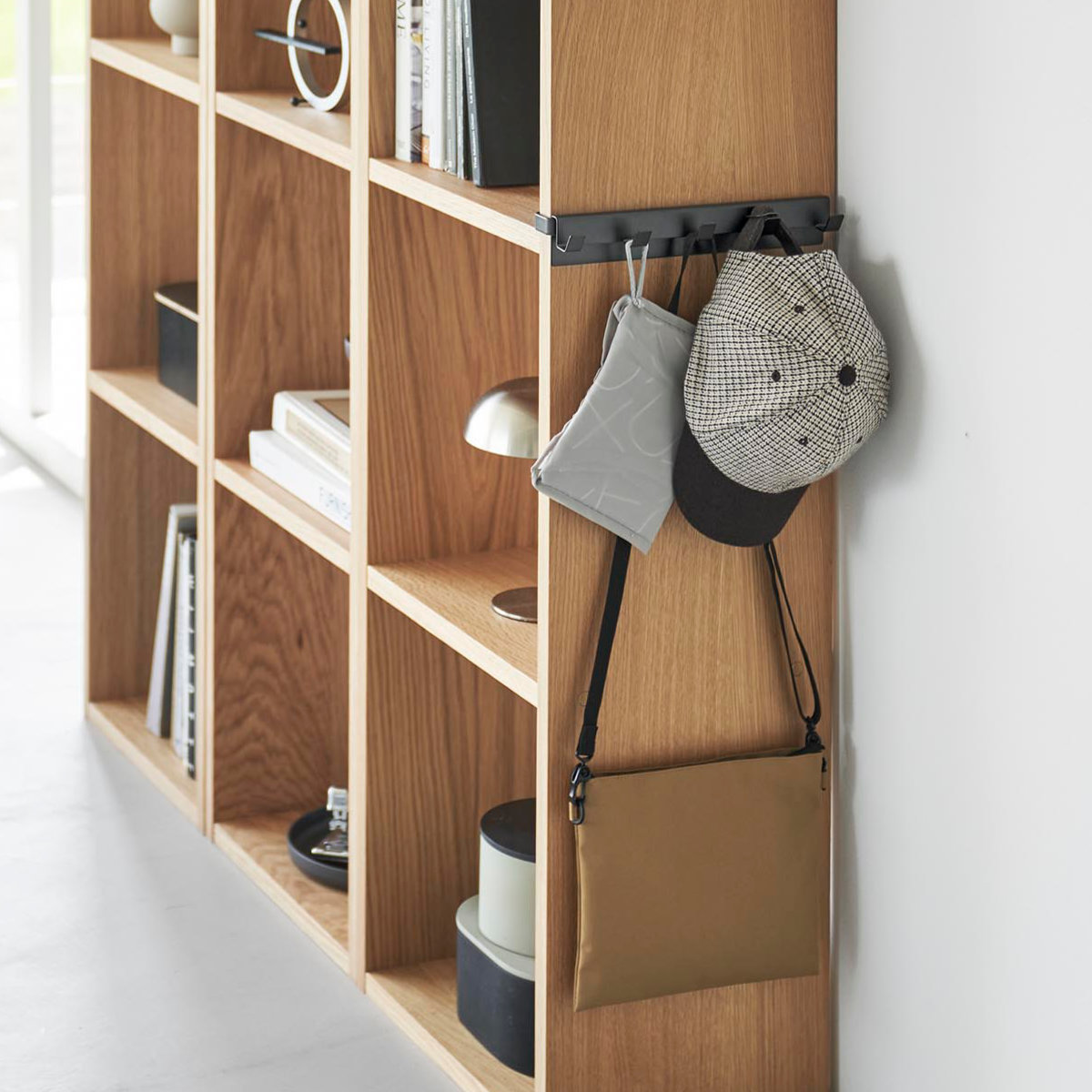 山崎実業 smart カラーボックスに差し込めるフック5連 スマート ( 4903208100700 スマートシリーズ 5連フック フック カラーボックス用 カラーボックスに差し込める 5連タイプ 収納 浮かせる収納 浮かせて収納 ) 【ホワイト】 ホワイト