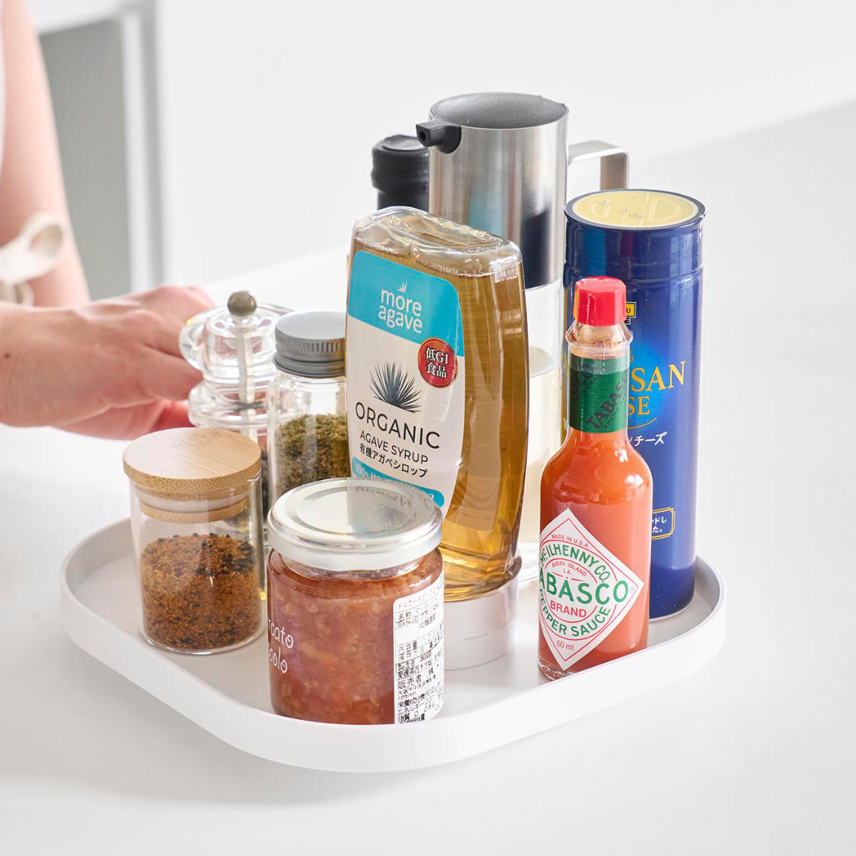 山崎実業 Plate 回転式収納トレー プレート ホワイト ( 4903208100786 プレートシリーズ 回転収納トレー スクエア型 トレイ トレー 収納トレー スクエアトレー 冷蔵庫 収納 回転 滑り止め付き 調味料収納 冷蔵庫トレー )