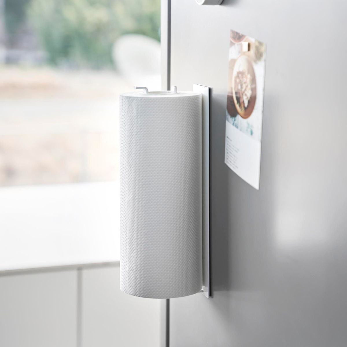 山崎実業 tower 片手でカットマグネットキッチンペーパーホルダー タワー 縦タイプ ( 4903208102681 タワーシリーズ キッチンペーパーホルダー 壁面収納 マグネット 片手でカット 磁石 縦型 横型 冷蔵庫横 ) 【ブラック】 ブラック