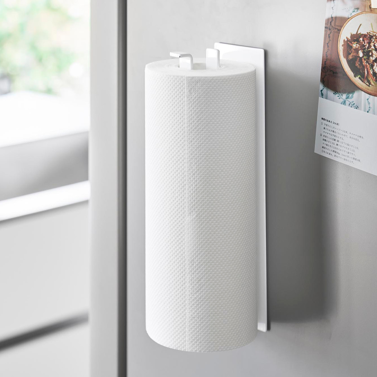 山崎実業 tower 片手でカットマグネットキッチンペーパーホルダー タワー 縦タイプ ( 4903208102681 タワーシリーズ キッチンペーパーホルダー 壁面収納 マグネット 片手でカット 磁石 縦型 横型 冷蔵庫横 ) 【ブラック】 ブラック