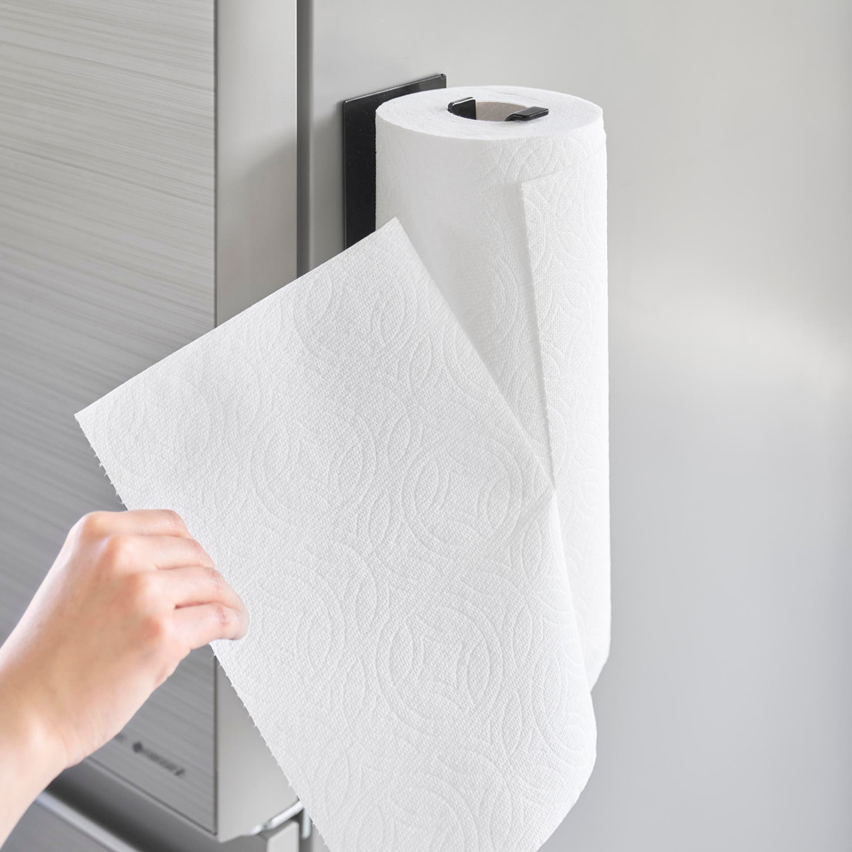 山崎実業 tower 片手でカットマグネットキッチンペーパーホルダー タワー 縦タイプ L ( 4903208102704 タワーシリーズ キッチンペーパーホルダー 壁面収納 マグネット 片手でカット 磁石 縦型 横型 冷蔵庫横 ) 【ホワイト】 ホワイト