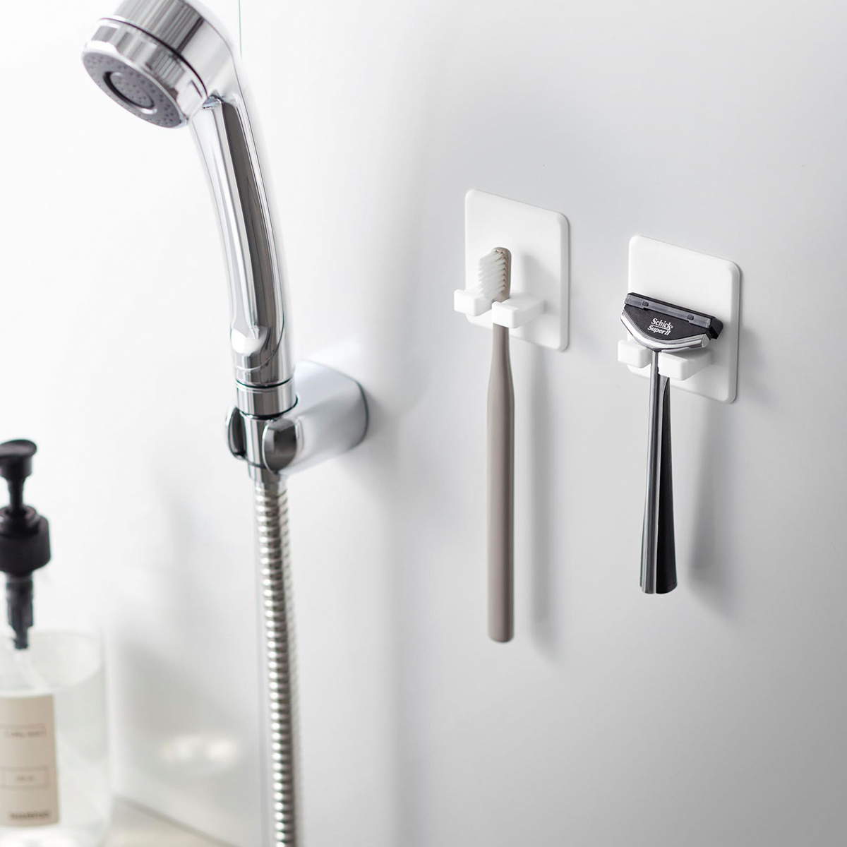 山崎実業 tower シリコーン吸盤歯ブラシホルダー タワー ( 4903208102964 タワーシリーズ シリコーン吸盤 歯ブラシホルダー シリコーン 吸盤 歯ブラシ ホルダー フック 吸着 歯ブラシフック 掛け 小物 浮かせて収納 浮かせる収納 ) 【ブラック】 ブラック