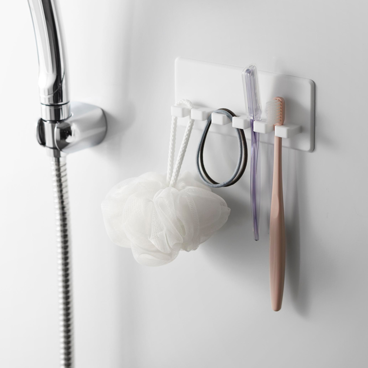 山崎実業 tower シリコーン吸盤歯ブラシホルダー タワー 5連 ( 4903208102988 タワーシリーズ シリコーン吸盤 歯ブラシホルダー シリコーン 吸盤 歯ブラシ ホルダー フック 浮かせて収納 浮かせる収納 5連ホルダー ) 【ブラック】 ブラック