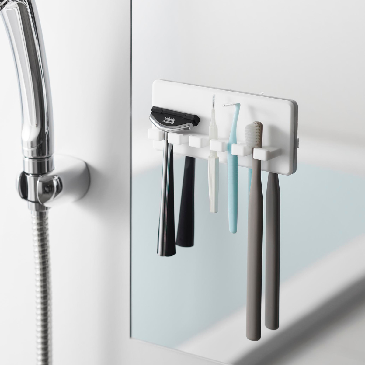 山崎実業 tower シリコーン吸盤歯ブラシホルダー タワー 5連 ( 4903208102988 タワーシリーズ シリコーン吸盤 歯ブラシホルダー シリコーン 吸盤 歯ブラシ ホルダー フック 浮かせて収納 浮かせる収納 5連ホルダー ) 【ブラック】 ブラック