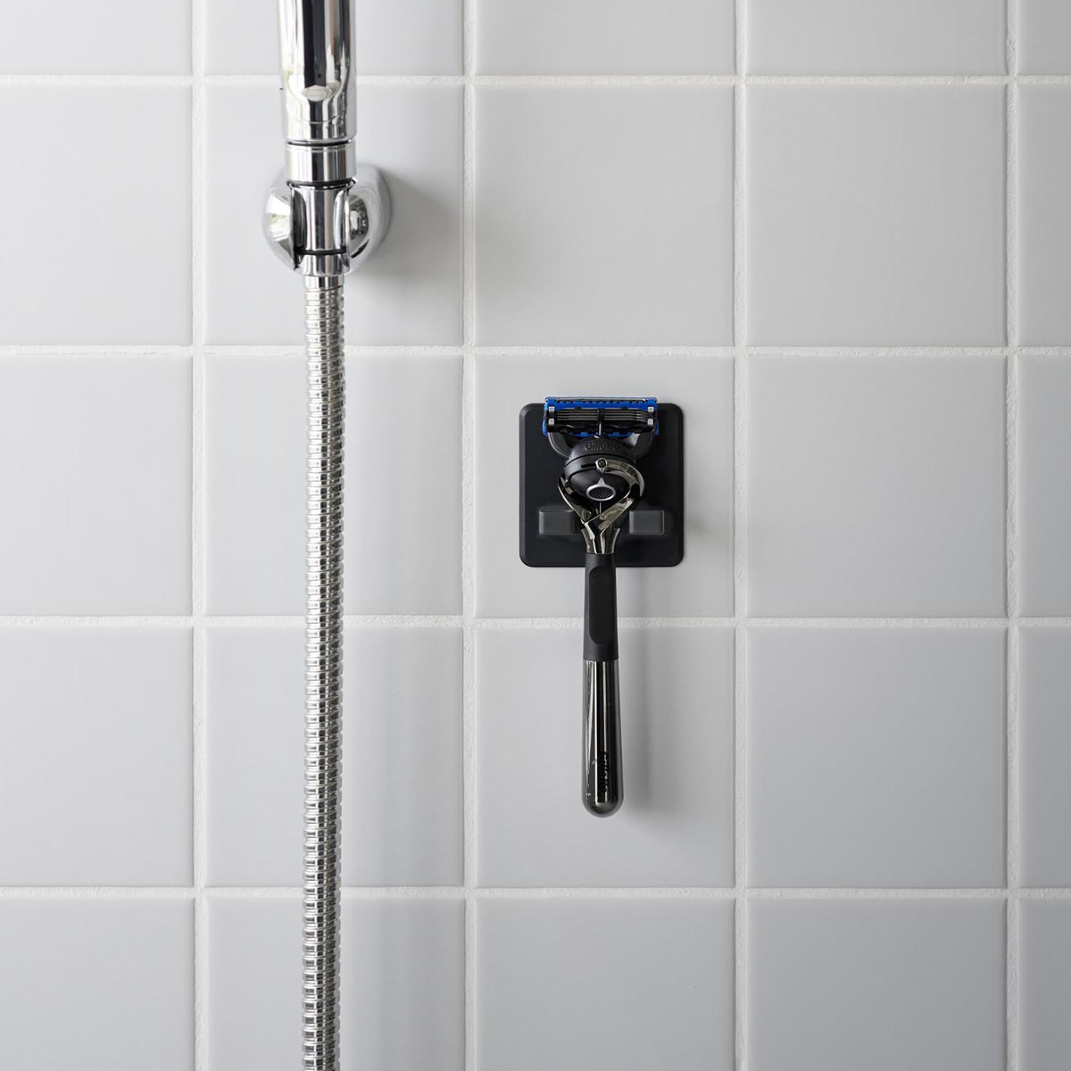 山崎実業 tower シリコーン吸盤シェーバーホルダー タワー ( 4903208103008 タワーシリーズ シリコーン吸盤 シェーバーホルダー シェーバー ホルダー シリコーン 吸盤 フック 吸着 掛け 小物 浮かせて収納 浮かせる収納 ) 【ブラック】 ブラック