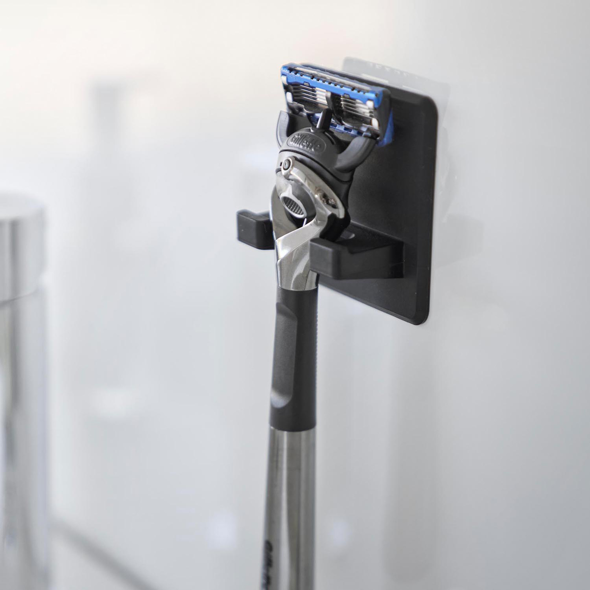 山崎実業 tower シリコーン吸盤シェーバーホルダー タワー ( 4903208103008 タワーシリーズ シリコーン吸盤 シェーバーホルダー シェーバー ホルダー シリコーン 吸盤 フック 吸着 掛け 小物 浮かせて収納 浮かせる収納 ) 【ブラック】 ブラック