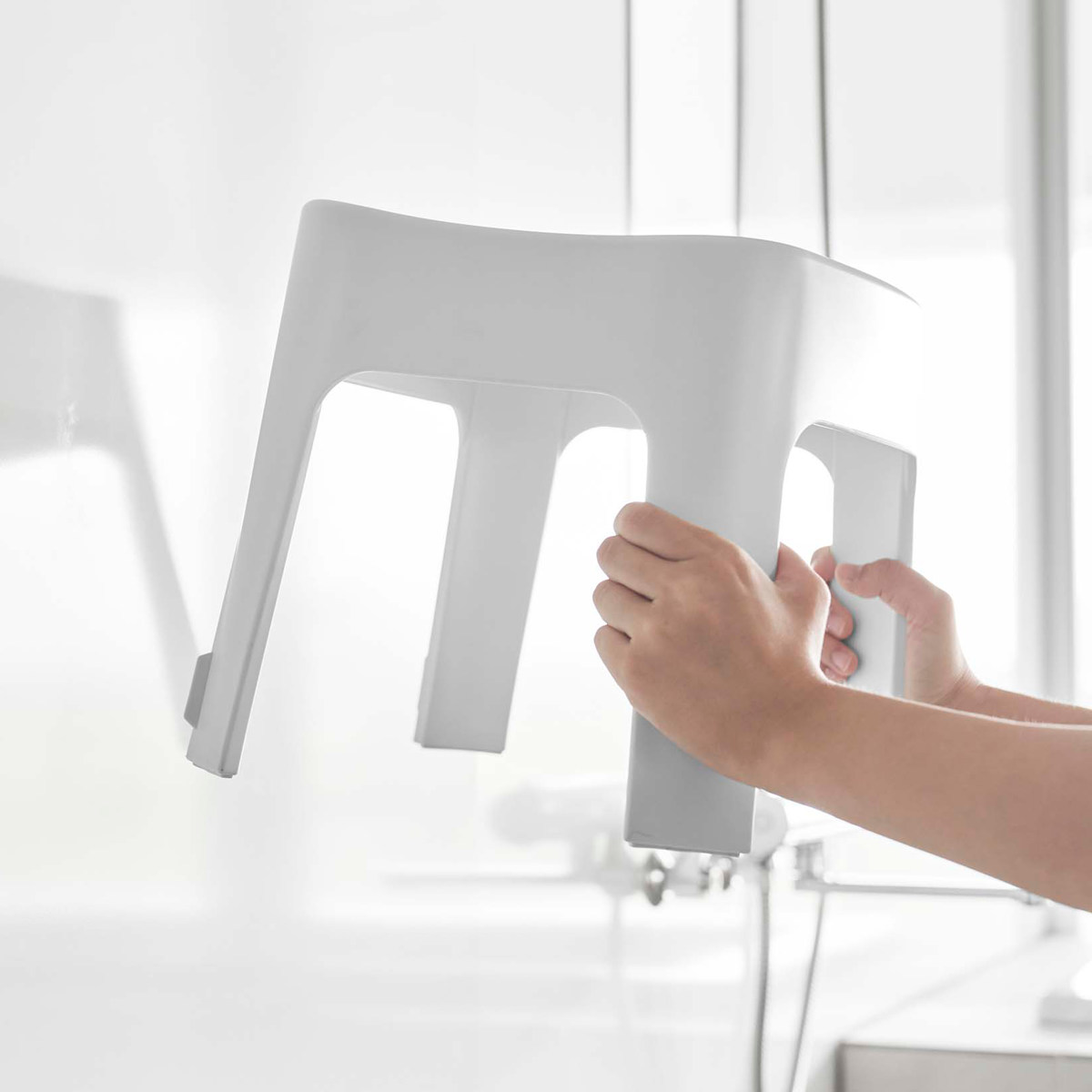 山崎実業 tower マグネット風呂イス SH25+マグネット&引っ掛け湯おけ+マグネット手おけ セット タワー ( 4903208069250 バスチェア 座面25cm 湯桶 洗面器 手桶 浮かせる ホワイト ブラック ) 【ブラック】 ブラック