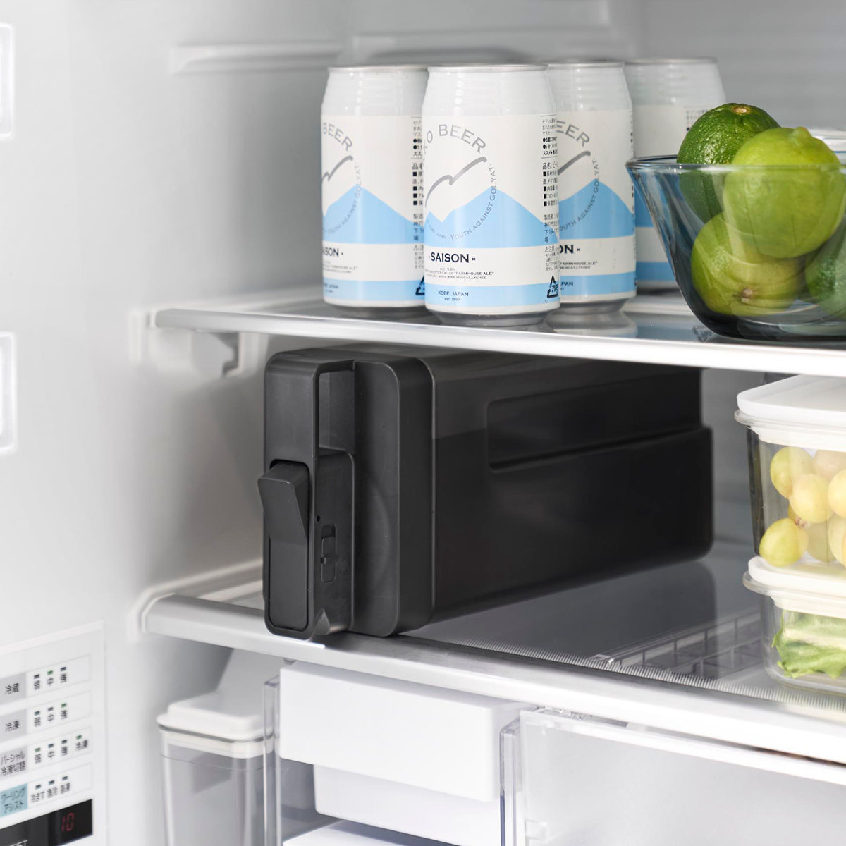 山崎実業 tower 倒して置けてそのまま注げる冷水筒 タワー 2.2L ( 4903208100298 タワーシリーズ 冷水筒 2.2リットル 冷水ポット 食洗機対応 横置き 冷水専用 冷蔵庫 注ぎやすい 大容量 ジャグ ) 【ブラック】 ブラック