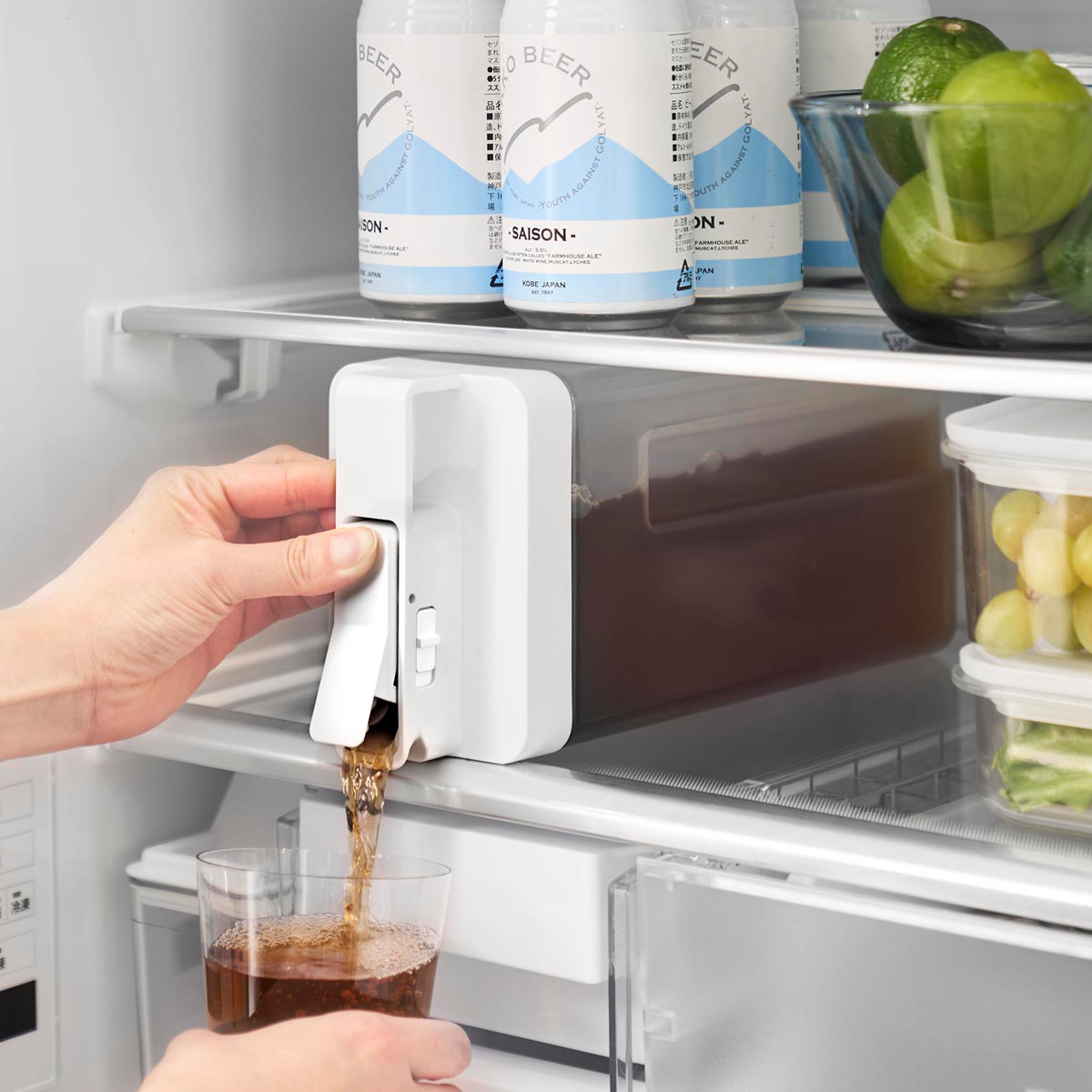 山崎実業 tower 倒して置けてそのまま注げる冷水筒 タワー 2.2L ( 4903208100298 タワーシリーズ 冷水筒 2.2リットル 冷水ポット 食洗機対応 横置き 冷水専用 冷蔵庫 注ぎやすい 大容量 ジャグ ) 【ブラック】 ブラック