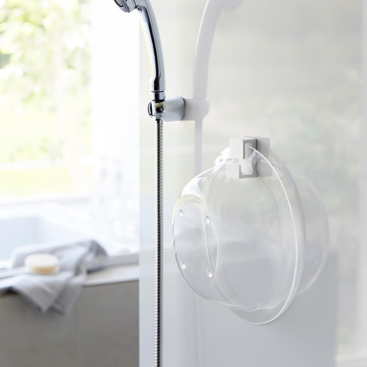 山崎実業 MIST フィルムフック湯おけホルダー ミスト ( 4903208102810 ミストシリーズ 湯おけホルダー 手おけホルダー フィルムフック 壁掛けフック 収納ラック バスラック 風呂 浴室 壁面収納 壁面 浮かせる収納 浮かせて収納 )