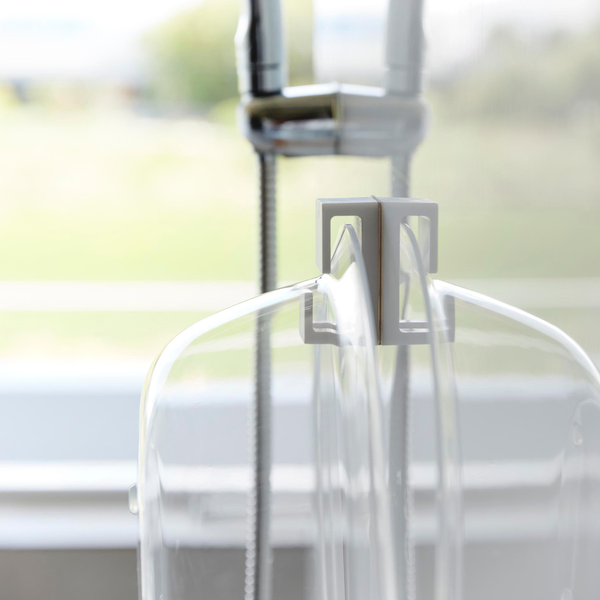 山崎実業 MIST フィルムフック湯おけホルダー ミスト ( 4903208102810 ミストシリーズ 湯おけホルダー 手おけホルダー フィルムフック 壁掛けフック 収納ラック バスラック 風呂 浴室 壁面収納 壁面 浮かせる収納 浮かせて収納 )