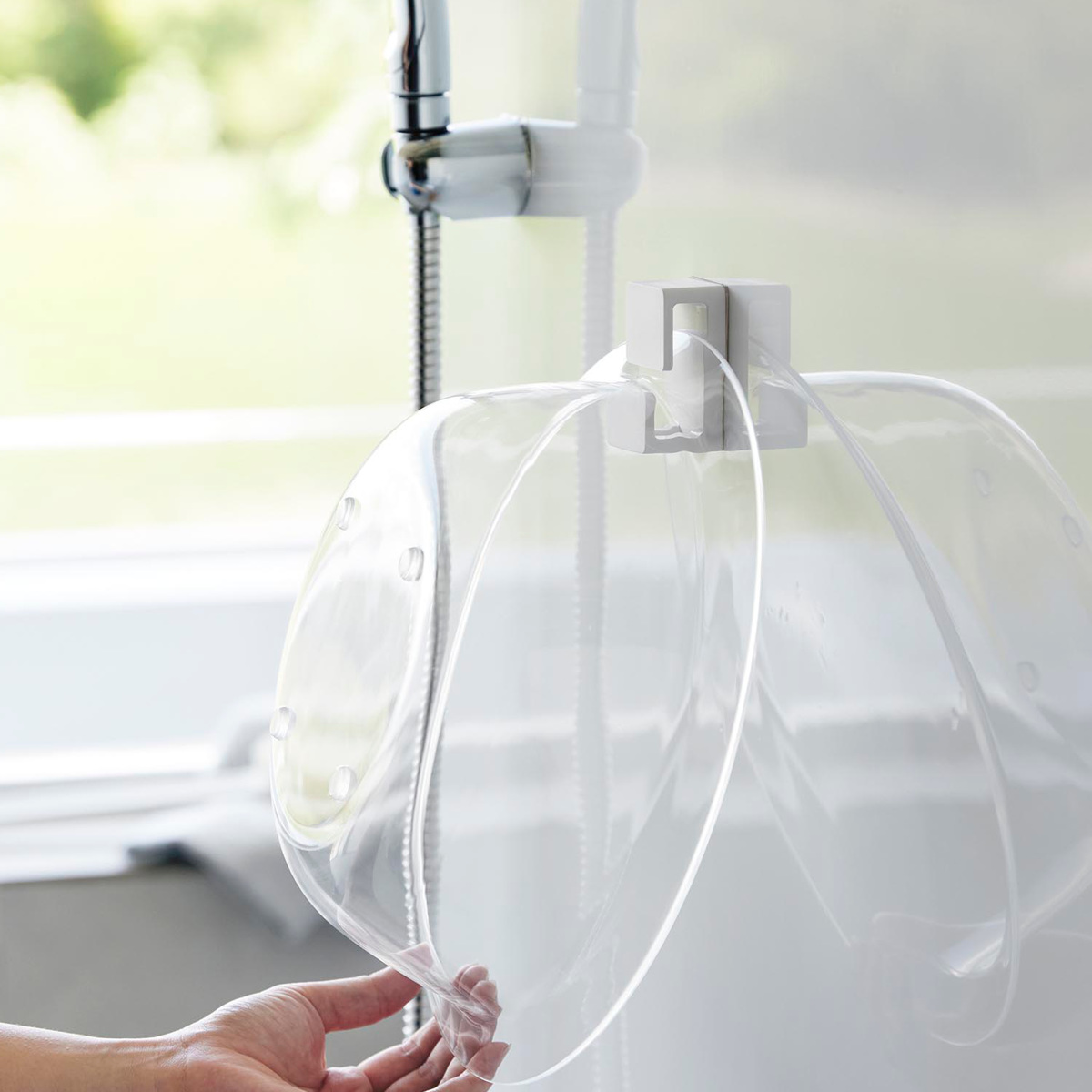 山崎実業 MIST フィルムフック湯おけホルダー ミスト ( 4903208102810 ミストシリーズ 湯おけホルダー 手おけホルダー フィルムフック 壁掛けフック 収納ラック バスラック 風呂 浴室 壁面収納 壁面 浮かせる収納 浮かせて収納 )