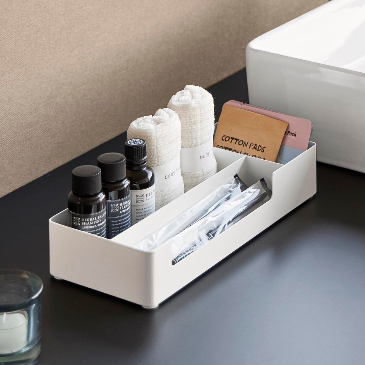 山崎実業 tower 仕切り付きアメニティ収納 タワー ( 4903208103381 タワーシリーズ アメニティ収納 トレー アメニティ 仕切り付き 収納 アメニティグッズ 収納トレー トレイ 小物入れ インテリア ) 【ブラック】 ブラック