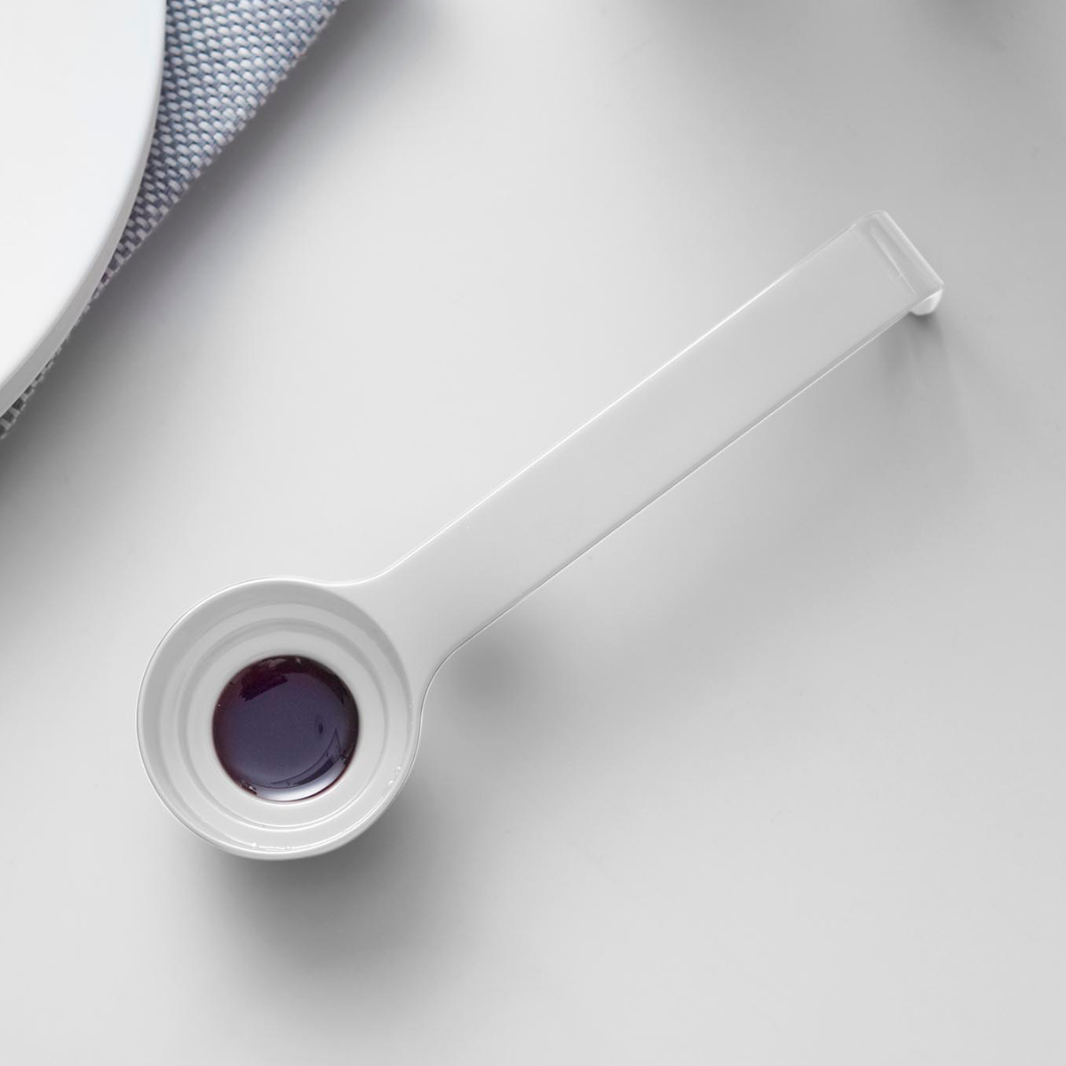 山崎実業 Plate 段々計量スプーン プレート ( 4903208103800 プレートシリーズ 計量スプーン 小匙 大匙 スプーン キッチンツール キッチン用品 計量 調味料スプーン 大さじスプーン 小さじスプーン 製菓道具 下ごしらえ )