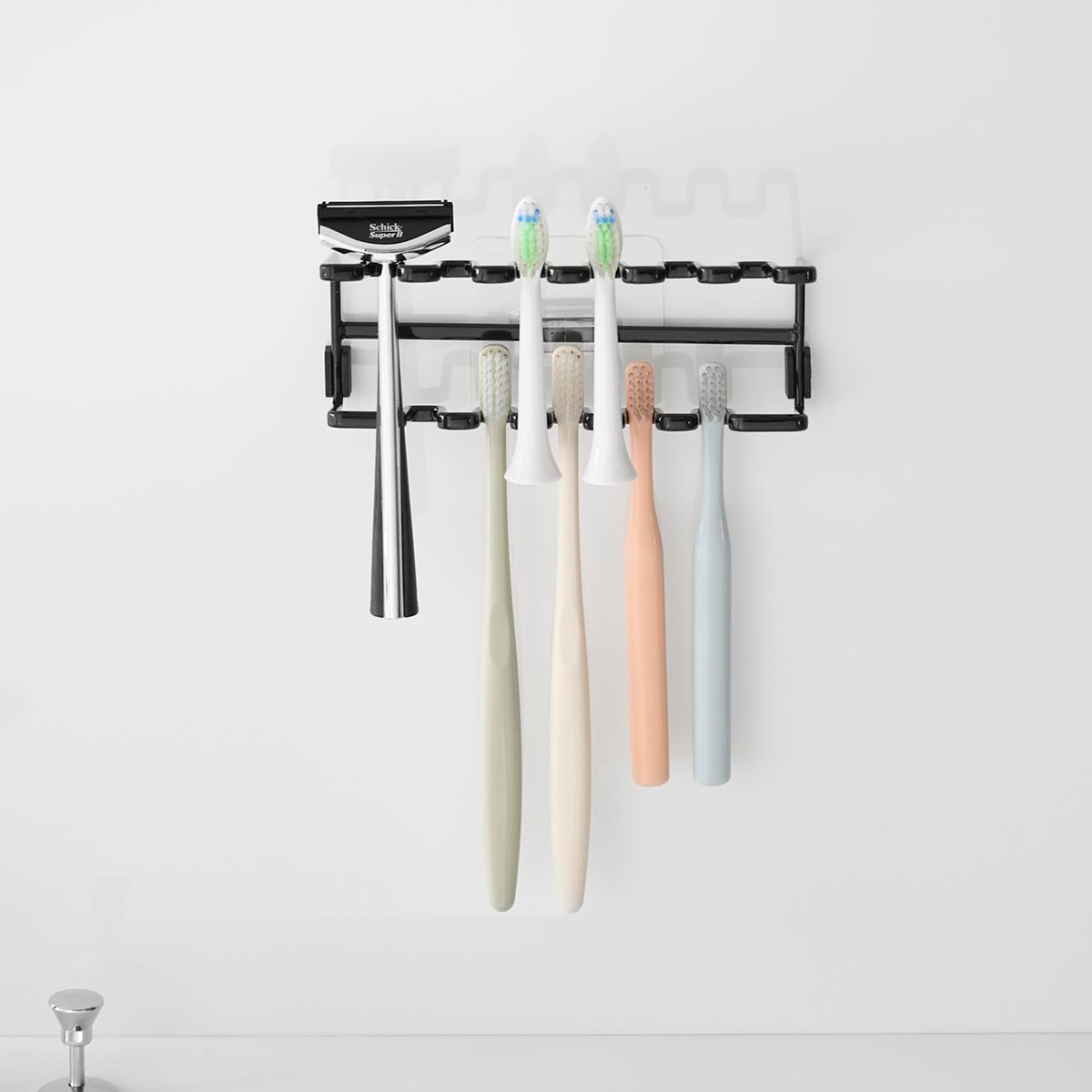 山崎実業 tower フィルムフック歯ブラシ&替え歯ブラシホルダー タワー 2段 ( 4903208104807 タワーシリーズ 歯ブラシホルダー 替え歯ブラシホルダー フィルムフック 歯ブラシ 替え歯ブラシ ホルダー 浮かせて収納 ) 【ブラック】 ブラック