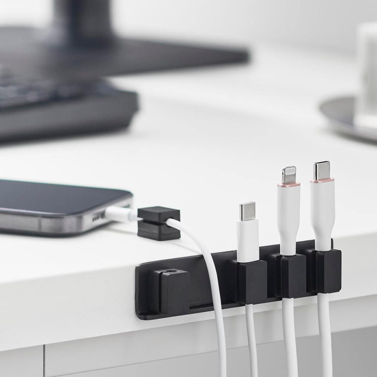 山崎実業 smart テープで貼り付けるマグネットケーブルホルダー スマート 5連 ( 4903208101950 スマートシリーズ ケーブルホルダー 5個 磁石 テープで貼り付ける マグネット ケーブル ホルダー 5連ホルダー 浮かせて収納 ) 【ホワイト】 ホワイト