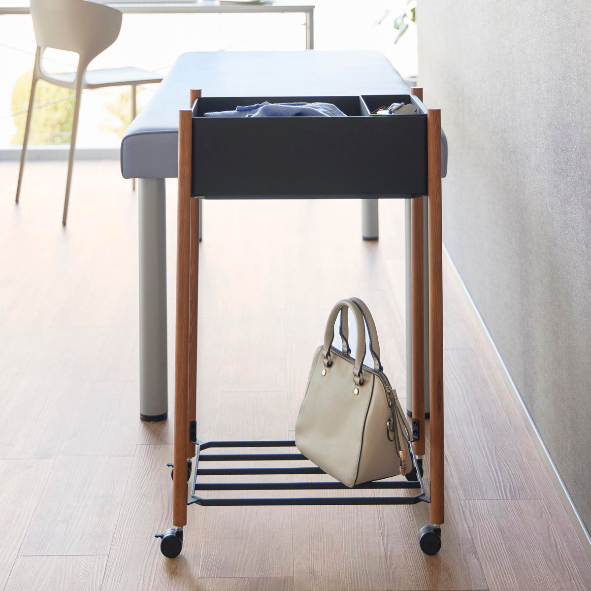 山崎実業 RIN 小物トレー付き下段が棚の収納ワゴン 2段 リン ( 4903208101813 リンシリーズ 収納ワゴン 2段ワゴン 小物トレー 収納 ワゴン コンパクト キャスター付き 収納ラック ラック 二段 棚 ) 【ブラウン】 ブラウン