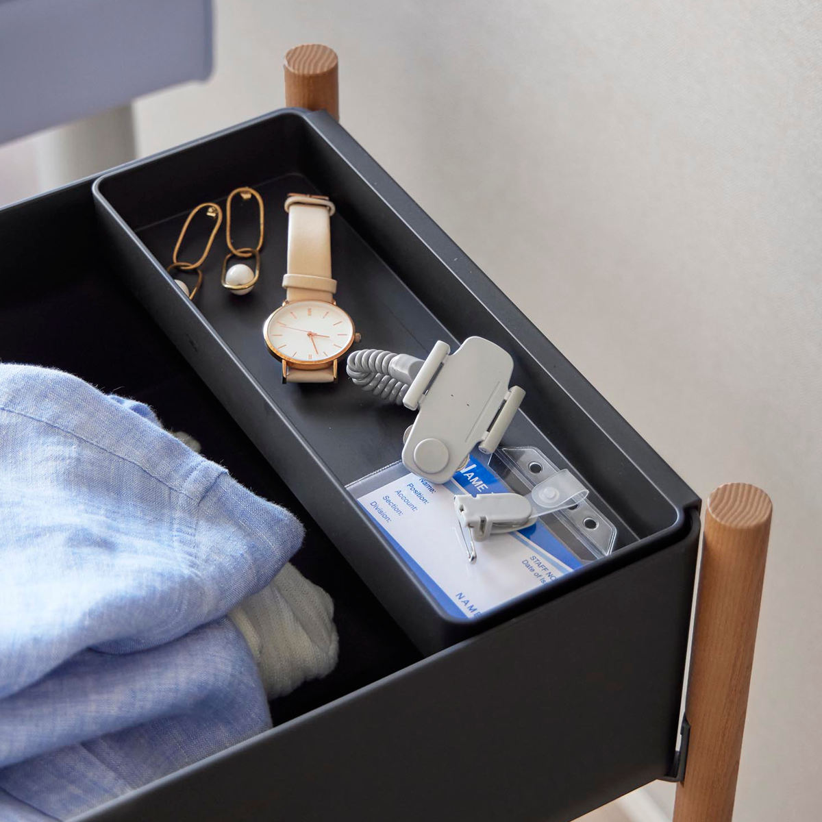 山崎実業 RIN 小物トレー付き下段が棚の収納ワゴン 2段 リン ( 4903208101813 リンシリーズ 収納ワゴン 2段ワゴン 小物トレー 収納 ワゴン コンパクト キャスター付き 収納ラック ラック 二段 棚 ) 【ブラウン】 ブラウン