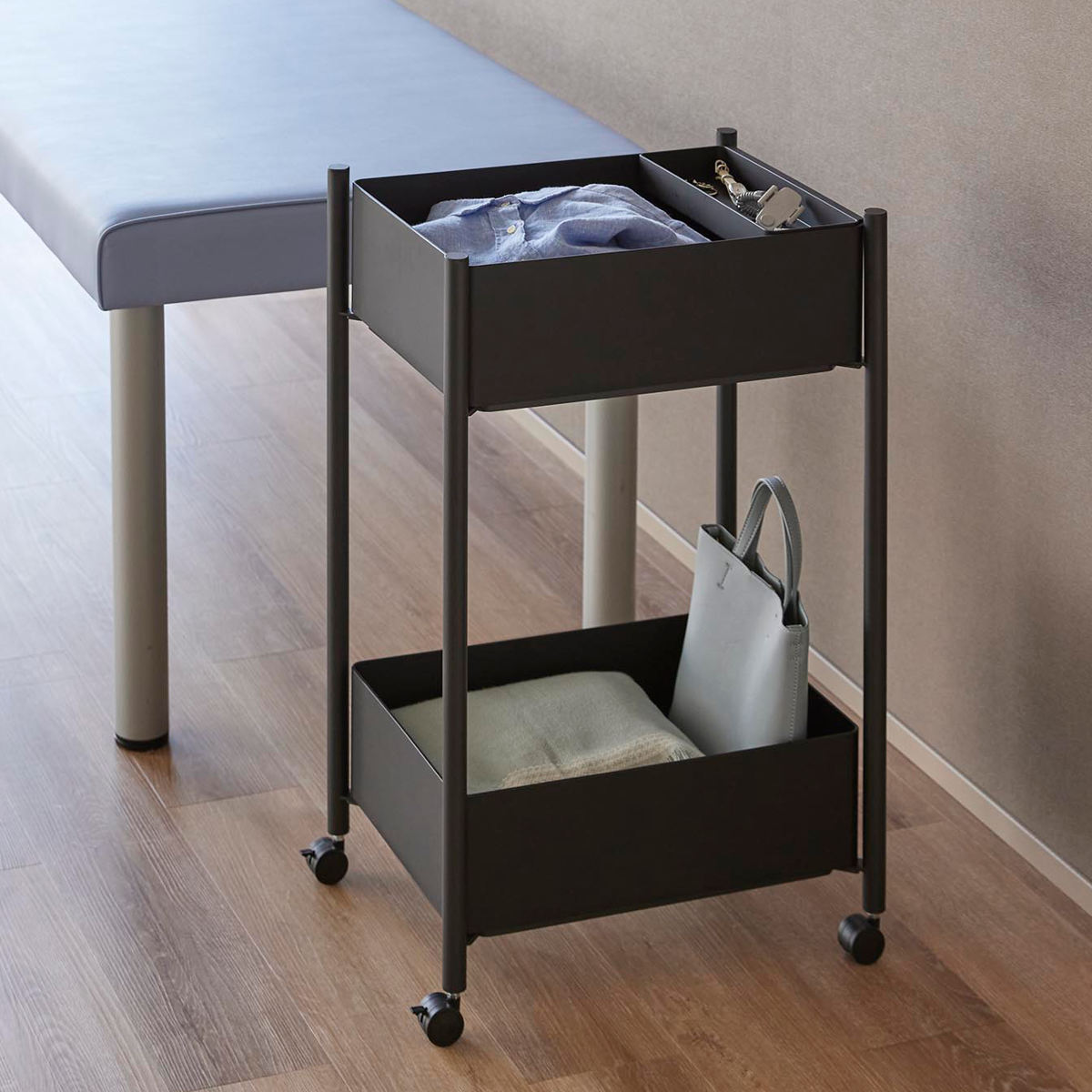 山崎実業 tower 小物トレー付き収納ワゴン 2段 タワー ( 4903208101837 タワーシリーズ 収納ワゴン 2段ワゴン 小物トレー 収納 ワゴン コンパクト キャスター付き 収納ラック ラック 二段 インテリア ) 【ブラック】 ブラック