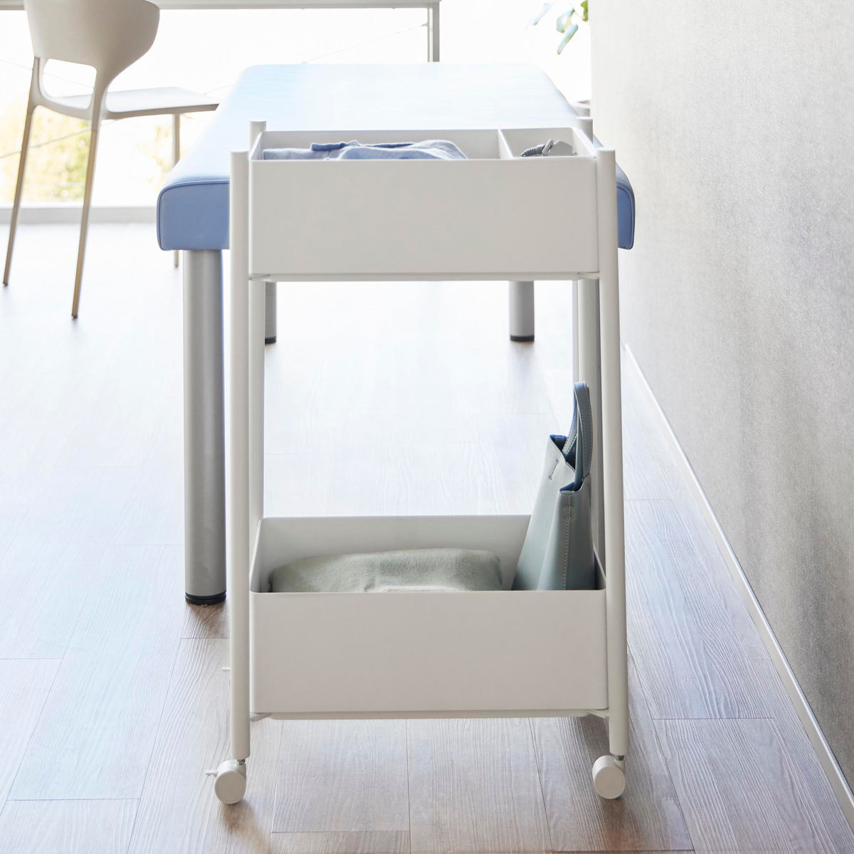 山崎実業 tower 小物トレー付き収納ワゴン 2段 タワー ( 4903208101837 タワーシリーズ 収納ワゴン 2段ワゴン 小物トレー 収納 ワゴン コンパクト キャスター付き 収納ラック ラック 二段 インテリア ) 【ブラック】 ブラック