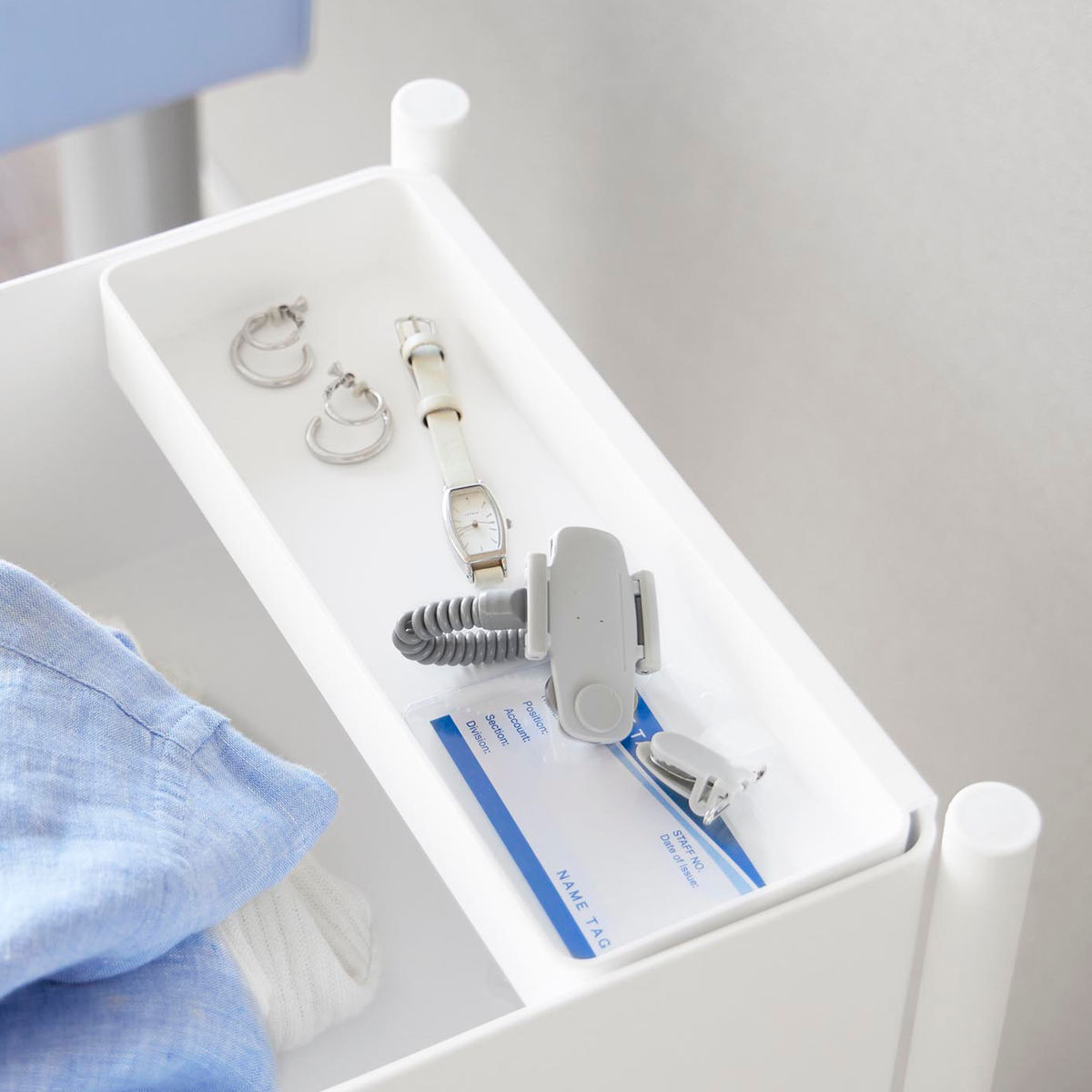 山崎実業 tower 小物トレー付き収納ワゴン 2段 タワー ( 4903208101837 タワーシリーズ 収納ワゴン 2段ワゴン 小物トレー 収納 ワゴン コンパクト キャスター付き 収納ラック ラック 二段 インテリア ) 【ブラック】 ブラック