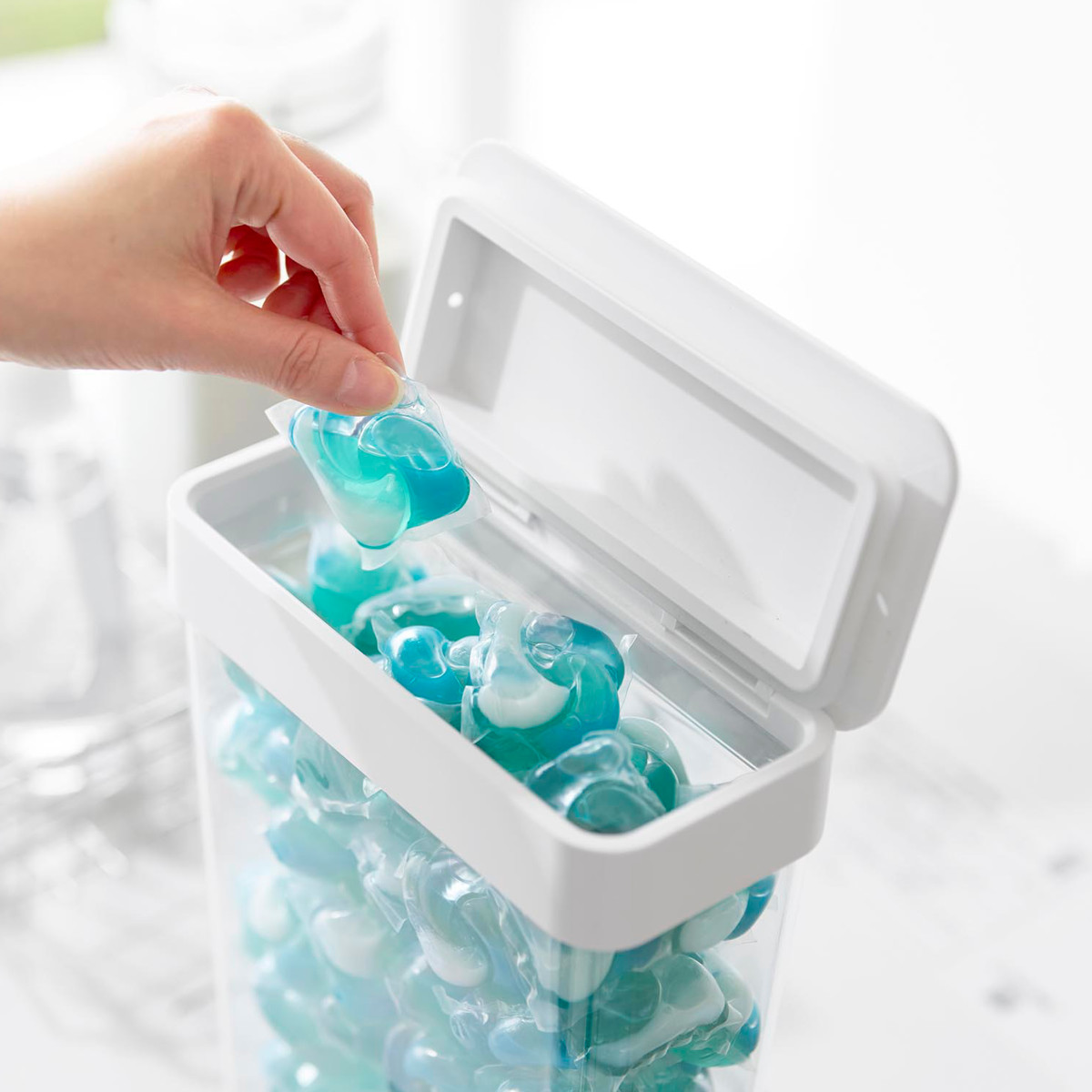 山崎実業 tower においが漏れにくいパッキン付き洗濯洗剤ボール収納ケース タワー 大容量 ( 4903208103893 タワーシリーズ ケース ふた付き 洗濯洗剤ボール パッキン 洗剤ボール 洗濯小物 洗濯洗剤ボール収納 パッキン付き ) 【ブラック】 ブラック