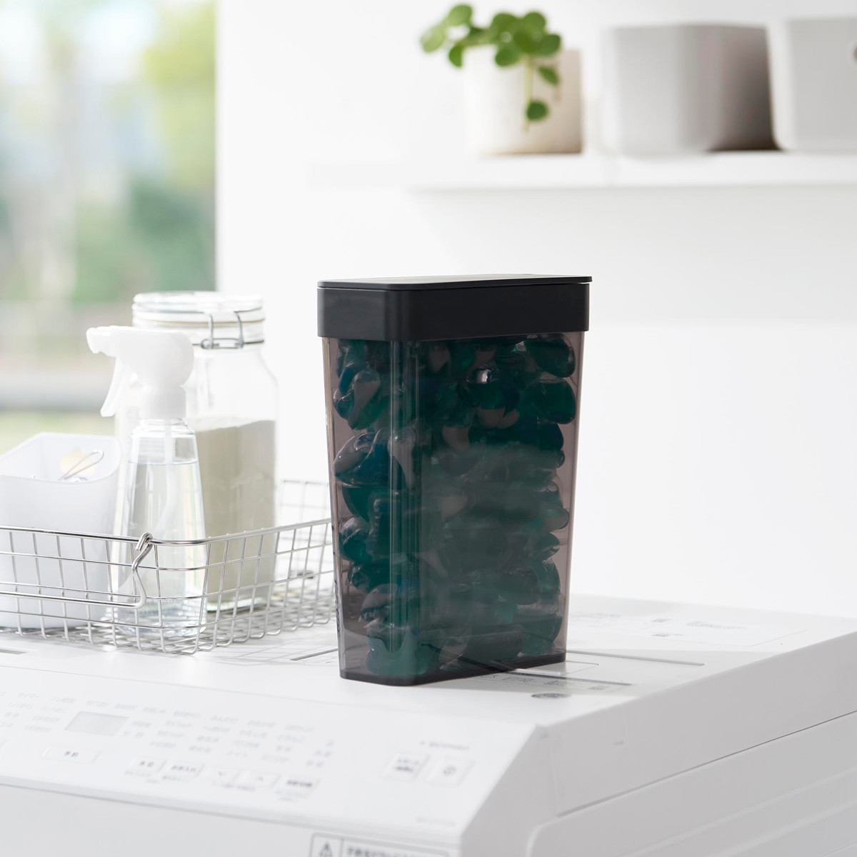 山崎実業 tower においが漏れにくいパッキン付き洗濯洗剤ボール収納ケース タワー 大容量 ( 4903208103893 タワーシリーズ ケース ふた付き 洗濯洗剤ボール パッキン 洗剤ボール 洗濯小物 洗濯洗剤ボール収納 パッキン付き ) 【ブラック】 ブラック