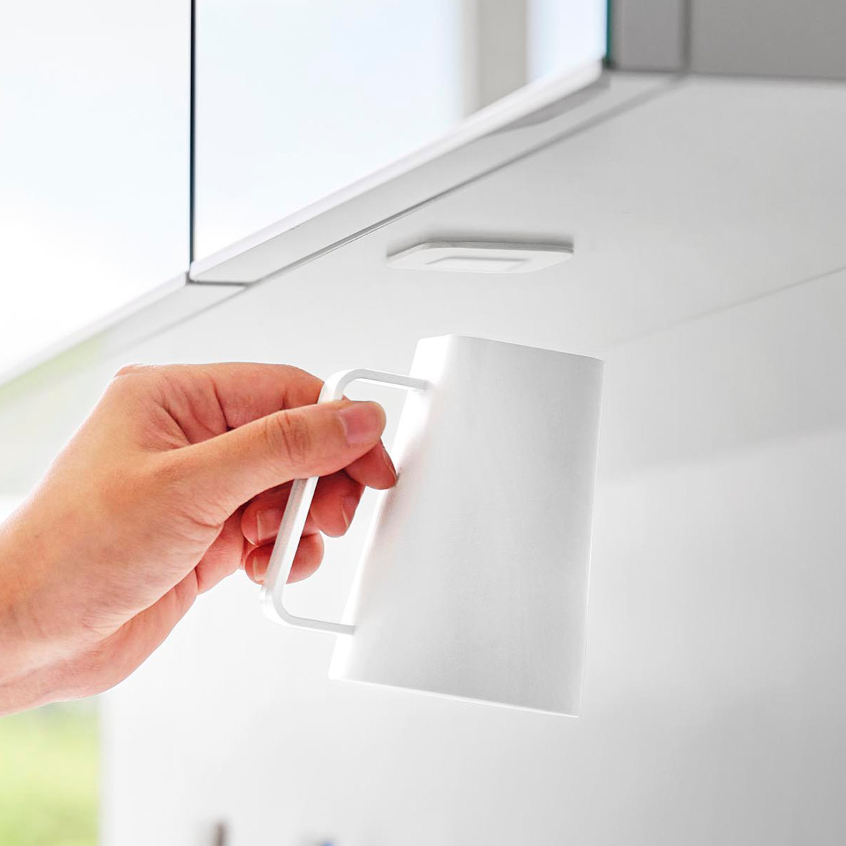 山崎実業 MIST フィルムシート洗面戸棚下マグネット取っ手付きタンブラー ミスト ( 4903208102803 山崎実業 MIST ミストシリーズ タンブラー コップ 取っ手付き フィルムシート 洗面戸棚下 マグネット 洗面所 歯みがき 清潔 )