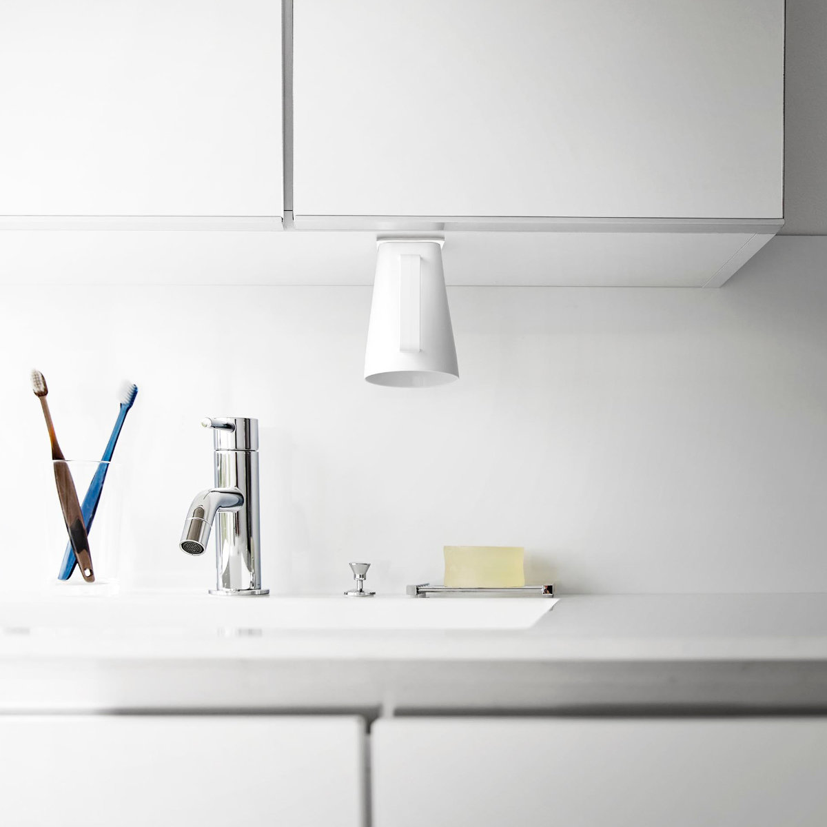 山崎実業 MIST フィルムシート洗面戸棚下マグネット取っ手付きタンブラー ミスト ( 4903208102803 山崎実業 MIST ミストシリーズ タンブラー コップ 取っ手付き フィルムシート 洗面戸棚下 マグネット 洗面所 歯みがき 清潔 )