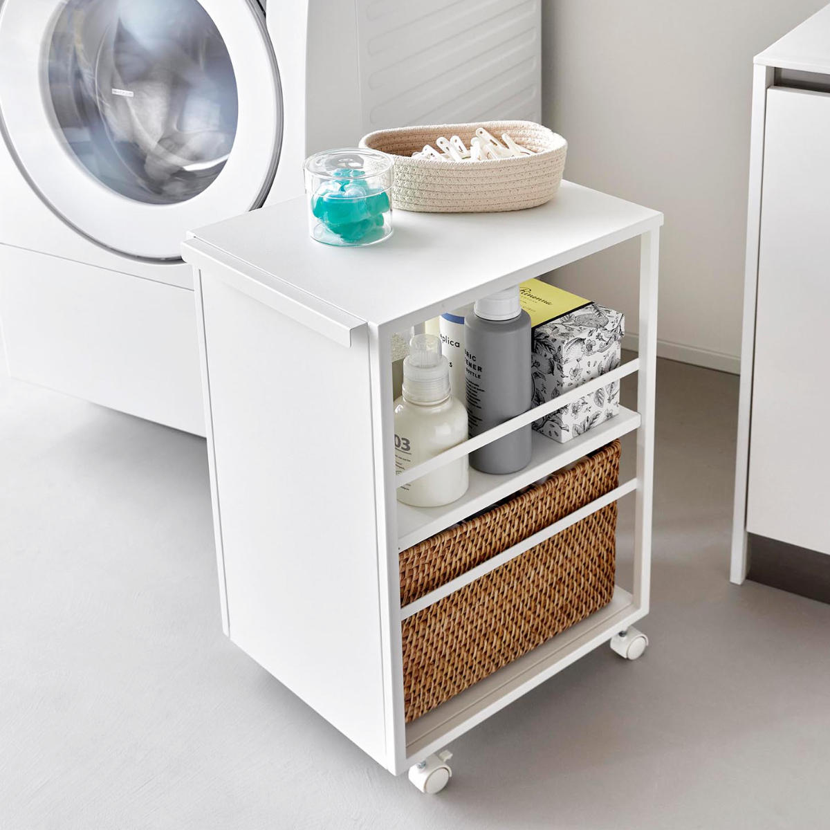 山崎実業 tower 目隠しワゴン タワー スリム 天板付き ( 4903208084703 タワーシリーズ 収納ワゴン ワゴン 目隠し ラック 収納 天板 コンパクト キャスター付き フック付き 隙間収納 ストッカー ストック ) 【ブラック】 ブラック