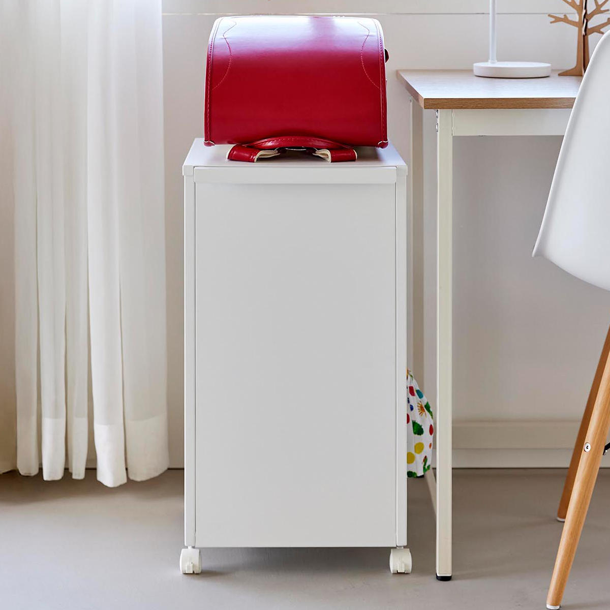 山崎実業 tower 目隠しワゴン タワー スリム 天板付き ( 4903208084703 タワーシリーズ 収納ワゴン ワゴン 目隠し ラック 収納 天板 コンパクト キャスター付き フック付き 隙間収納 ストッカー ストック ) 【ブラック】 ブラック