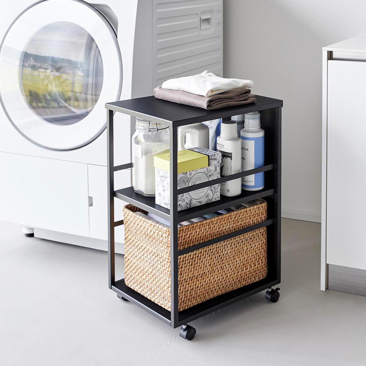 山崎実業 tower 目隠しワゴン タワー スリム 天板付き ( 4903208084703 タワーシリーズ 収納ワゴン ワゴン 目隠し ラック 収納 天板 コンパクト キャスター付き フック付き 隙間収納 ストッカー ストック ) 【ブラック】 ブラック